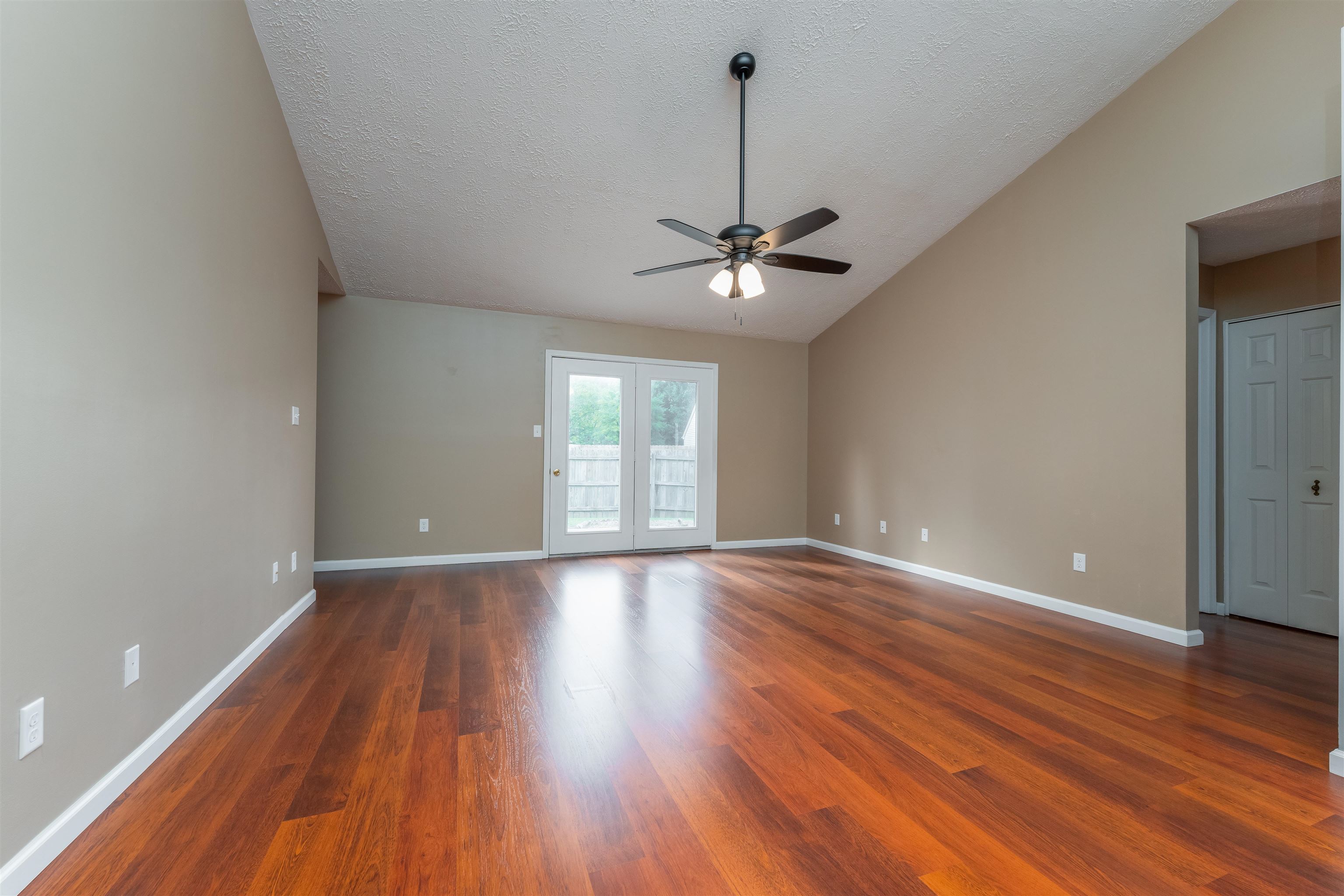 4554 Cove Pointe, Owensboro, Kentucky 42301, 3 Bedrooms Bedrooms, ,2 BathroomsBathrooms,Single Family Residence,For Sale,Cove Pointe,88014