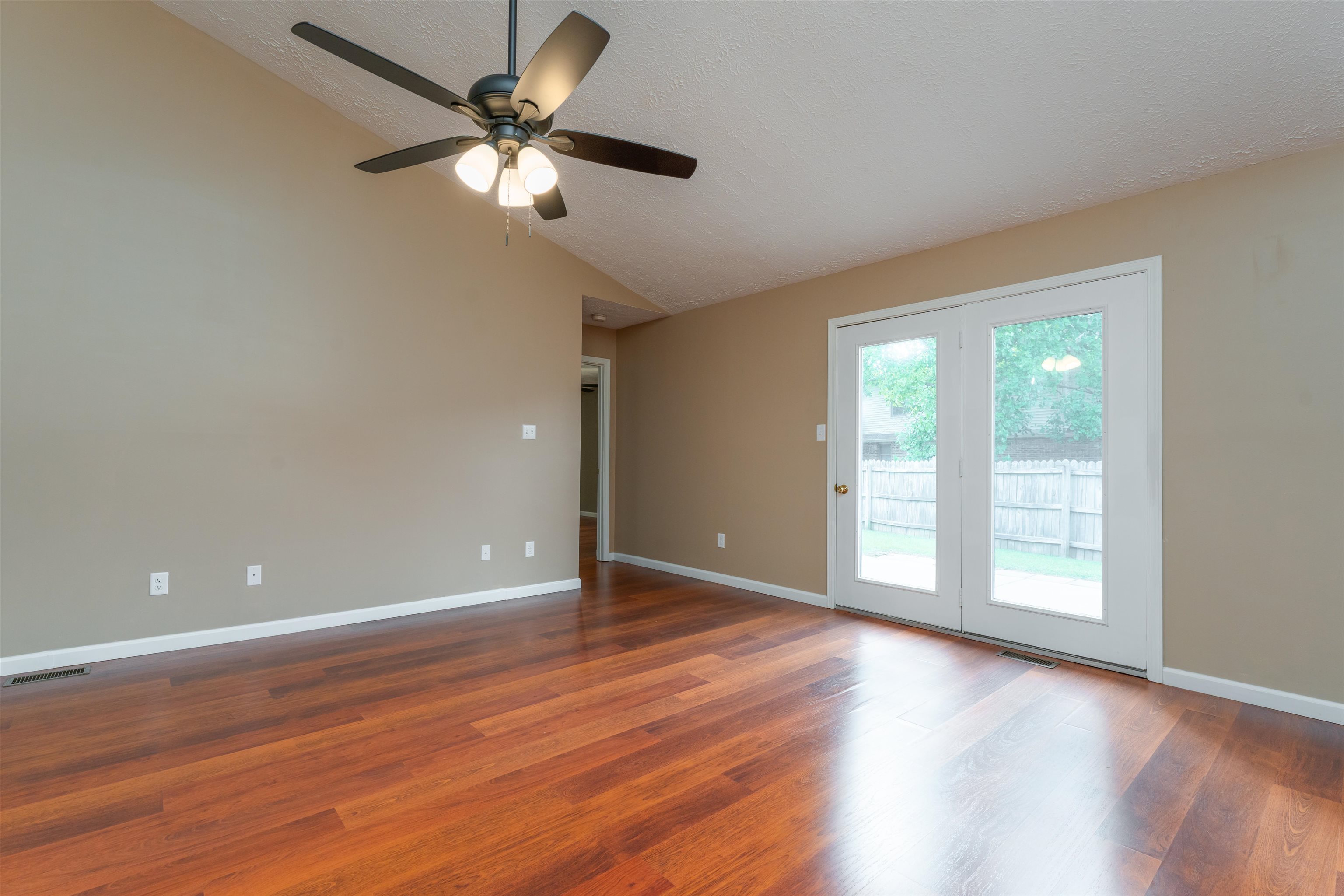 4554 Cove Pointe, Owensboro, Kentucky 42301, 3 Bedrooms Bedrooms, ,2 BathroomsBathrooms,Single Family Residence,For Sale,Cove Pointe,88014