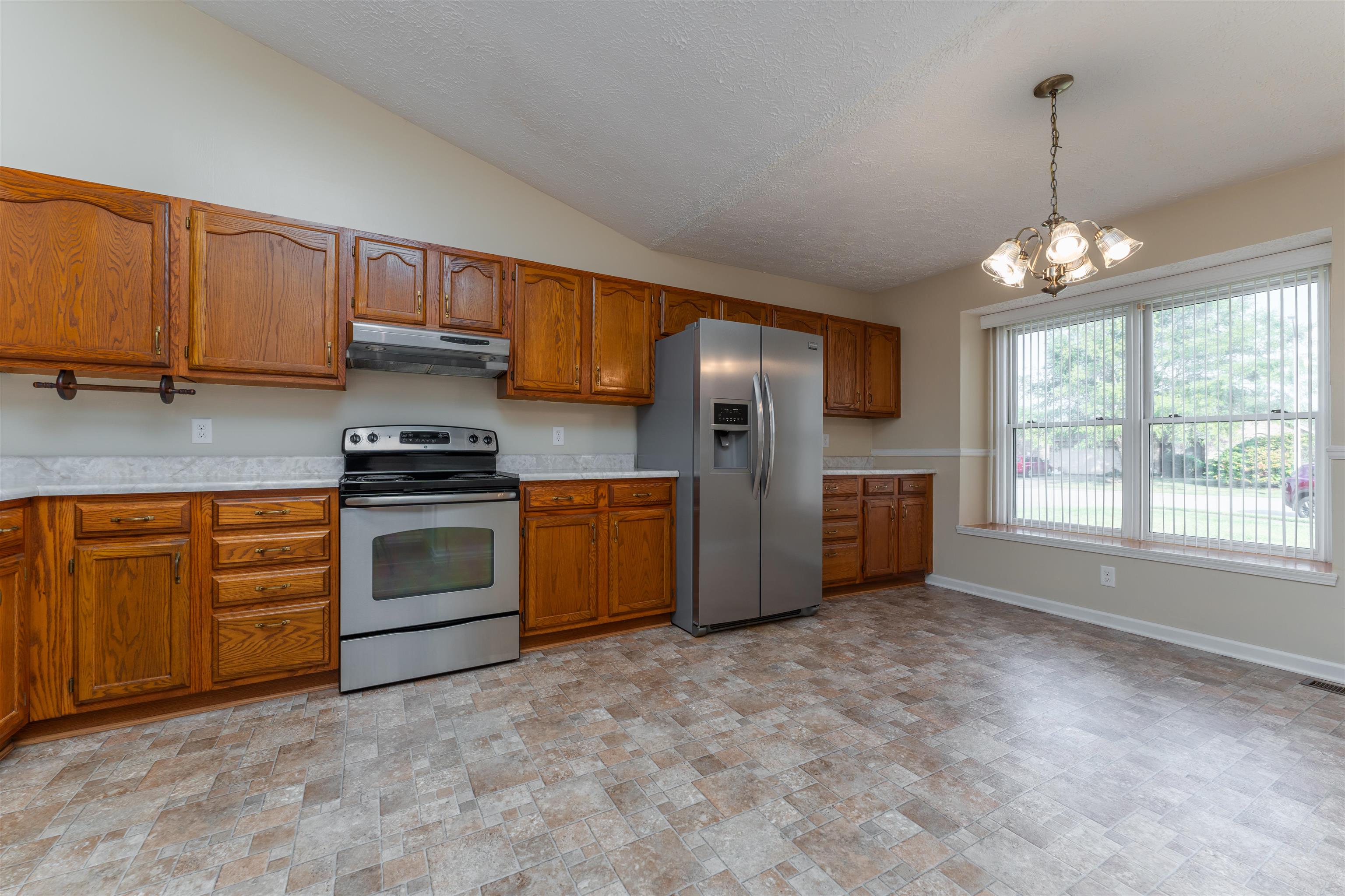 4554 Cove Pointe, Owensboro, Kentucky 42301, 3 Bedrooms Bedrooms, ,2 BathroomsBathrooms,Single Family Residence,For Sale,Cove Pointe,88014