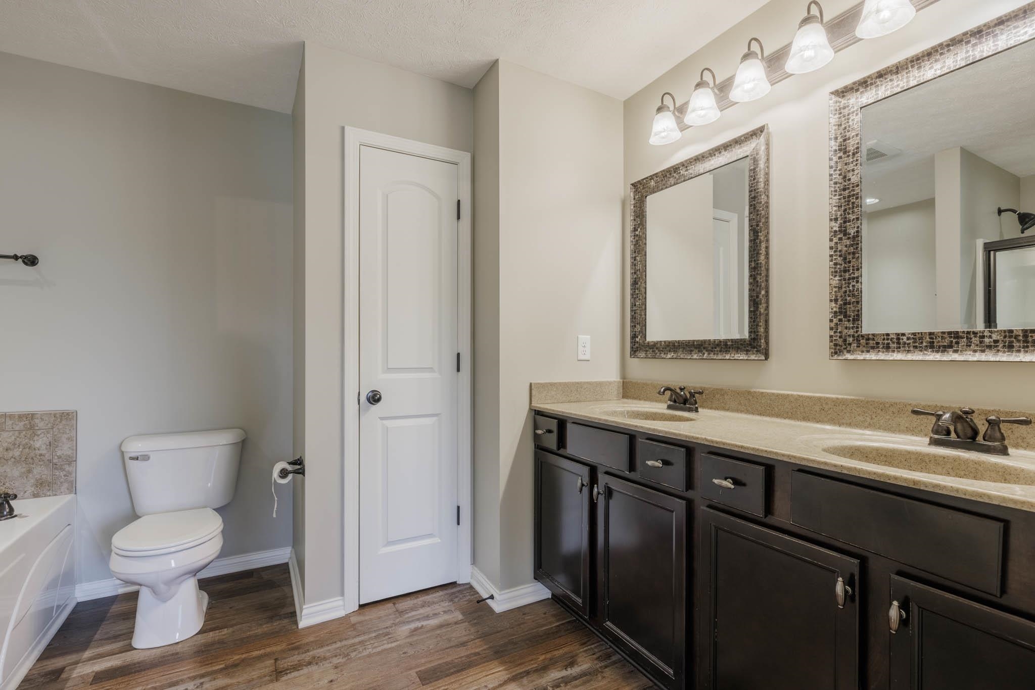 2860 Silver Creek Loop, Owensboro, Kentucky 42303, 4 Bedrooms Bedrooms, ,2 BathroomsBathrooms,Single Family Residence,For Sale,Silver Creek Loop,88016