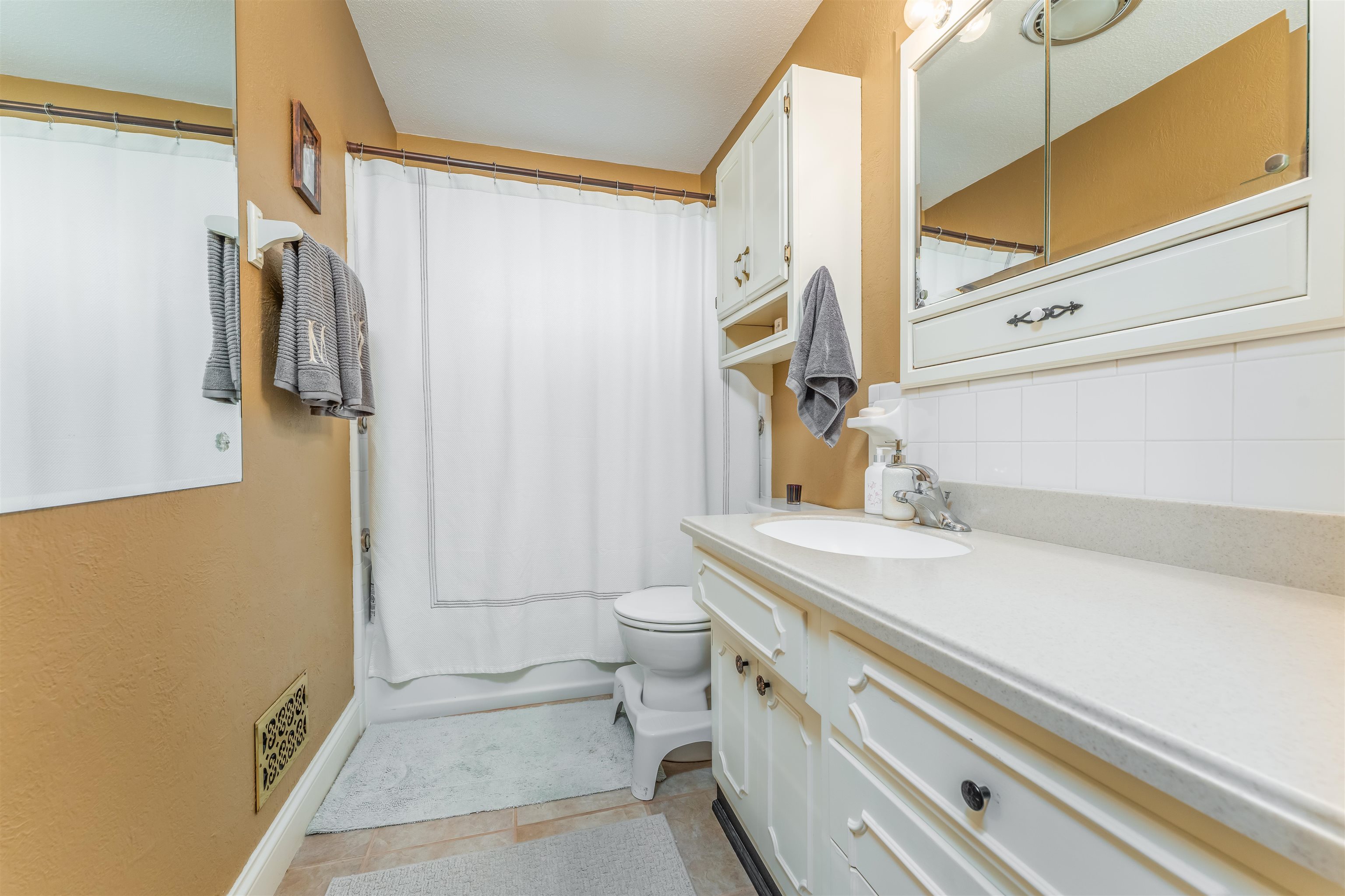 1701 Thistle Ct, Owensboro, Kentucky 42301, 2 Bedrooms Bedrooms, ,1 BathroomBathrooms,Single Family Residence,For Sale,Thistle Ct,88018