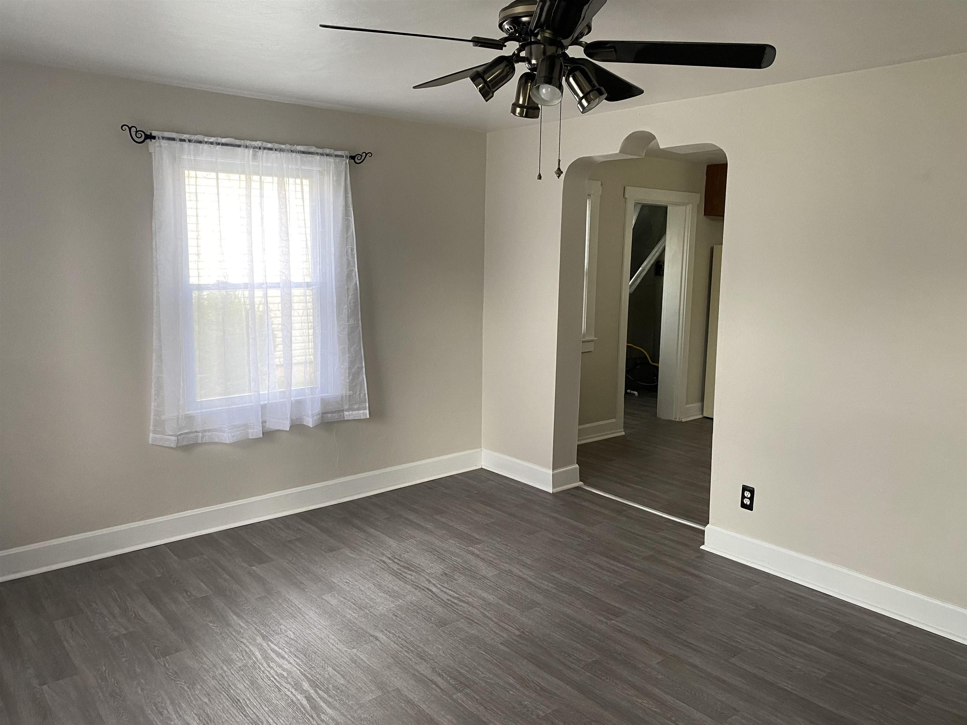 330 27th, Owensboro, Kentucky 42303, 2 Bedrooms Bedrooms, ,1 BathroomBathrooms,Single Family Residence,For Sale,27th,88020