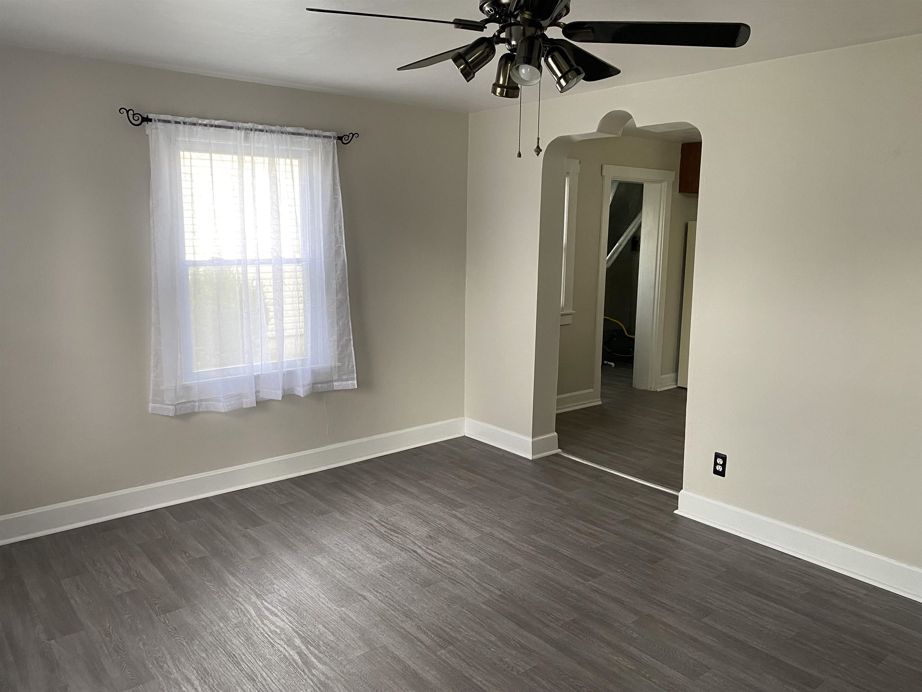 330 27th, Owensboro, Kentucky 42303, 2 Bedrooms Bedrooms, ,1 BathroomBathrooms,Single Family Residence,For Sale,27th,88020
