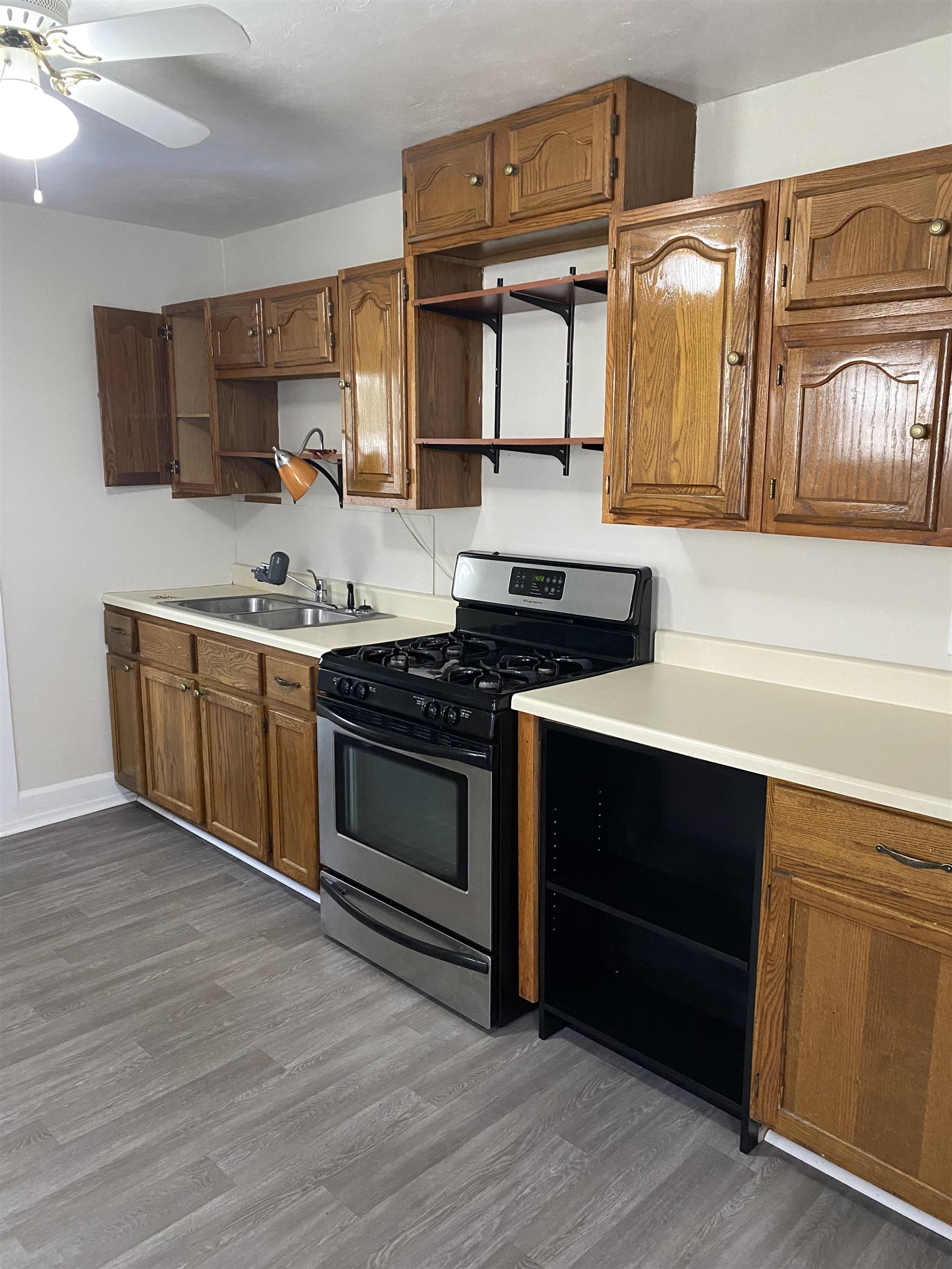 330 27th, Owensboro, Kentucky 42303, 2 Bedrooms Bedrooms, ,1 BathroomBathrooms,Single Family Residence,For Sale,27th,88020