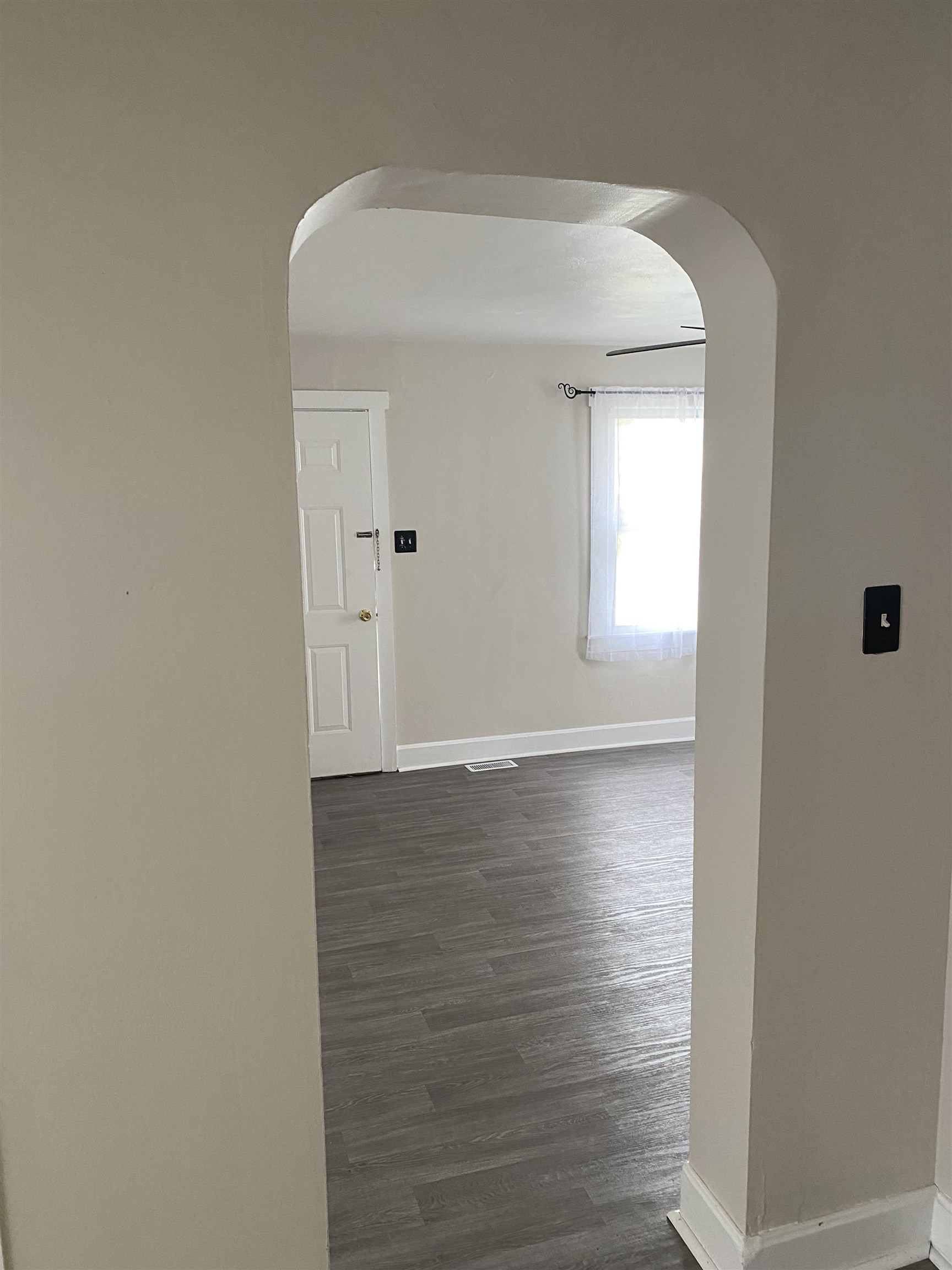 330 27th, Owensboro, Kentucky 42303, 2 Bedrooms Bedrooms, ,1 BathroomBathrooms,Single Family Residence,For Sale,27th,88020