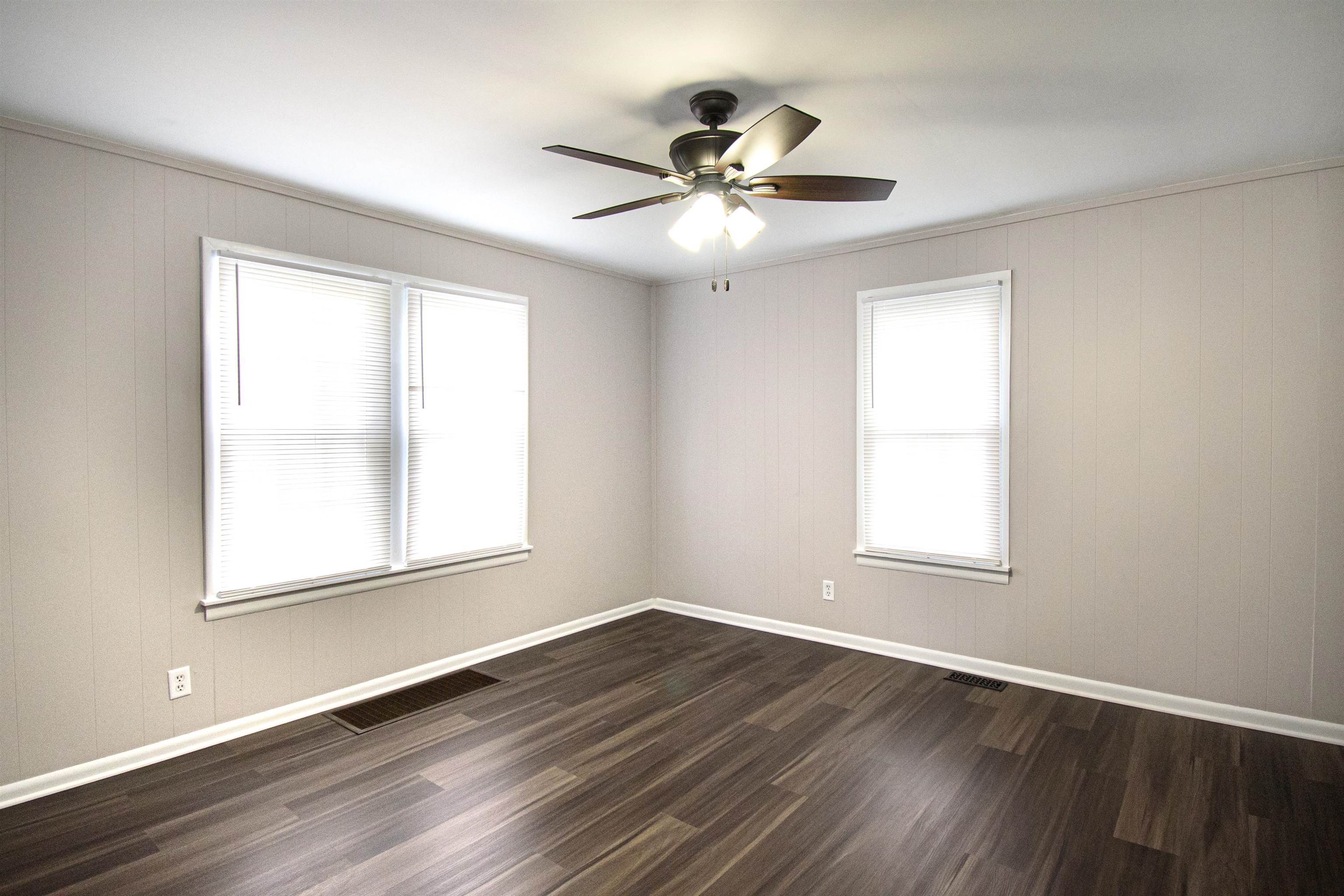 504 Alpha St, Owensboro, Kentucky 42301, 3 Bedrooms Bedrooms, ,1 BathroomBathrooms,Single Family Residence,For Sale,Alpha St,88024