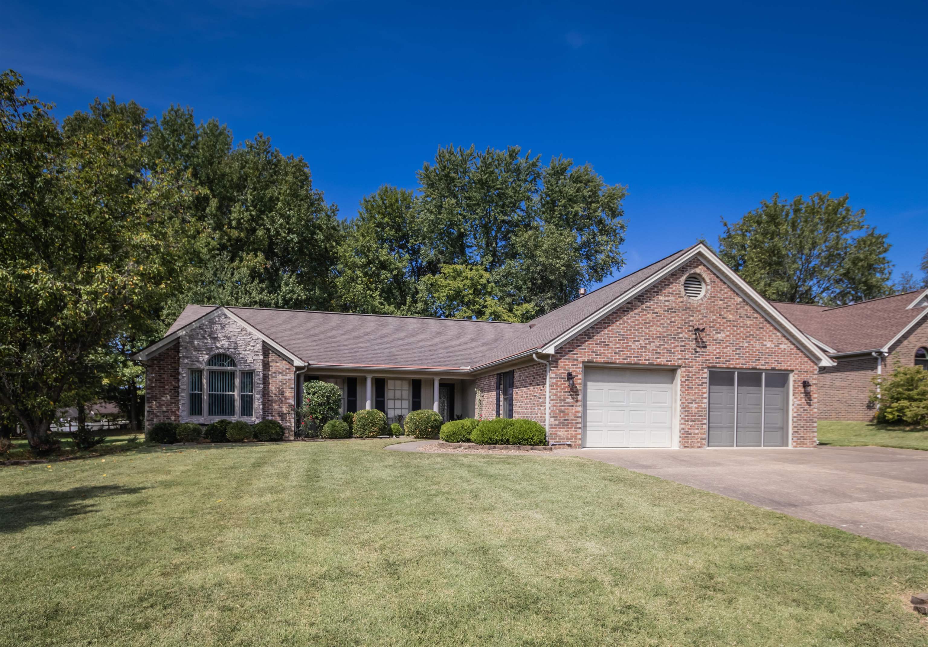 3730 Wood Trace, Owensboro, Kentucky 42303, 4 Bedrooms Bedrooms, ,2 BathroomsBathrooms,Single Family Residence,For Sale,Wood Trace,88026
