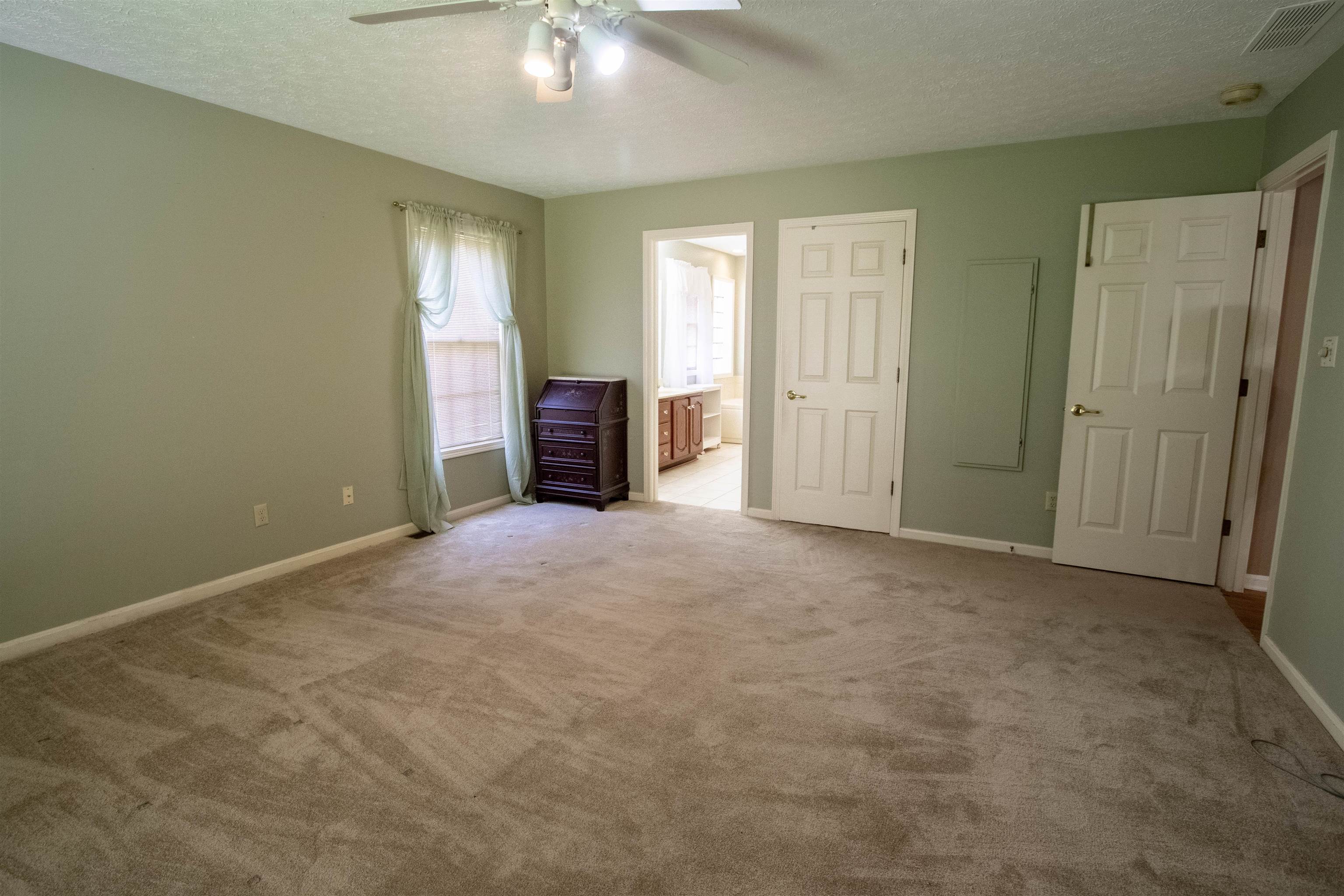 3730 Wood Trace, Owensboro, Kentucky 42303, 4 Bedrooms Bedrooms, ,2 BathroomsBathrooms,Single Family Residence,For Sale,Wood Trace,88026