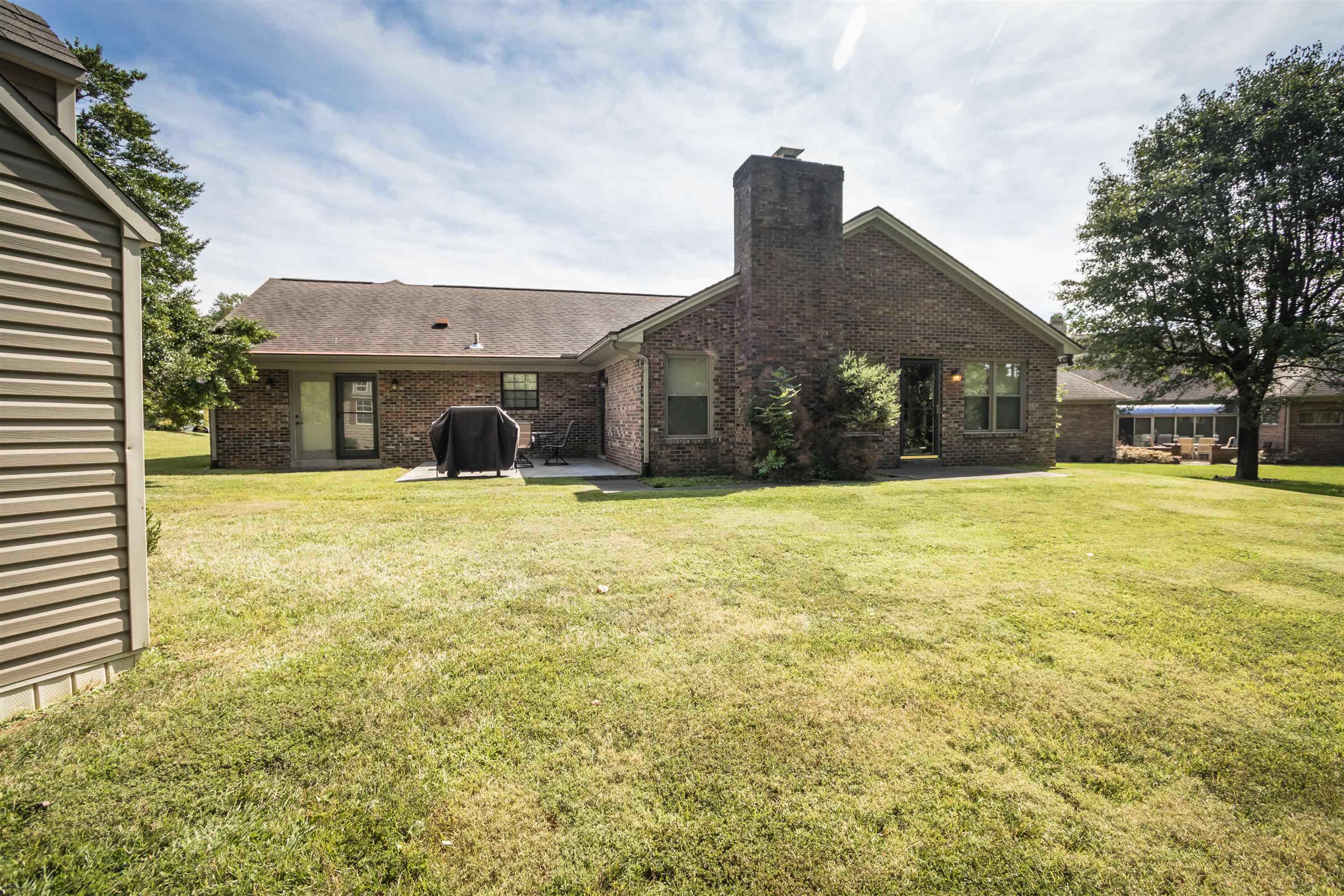 3730 Wood Trace, Owensboro, Kentucky 42303, 4 Bedrooms Bedrooms, ,2 BathroomsBathrooms,Single Family Residence,For Sale,Wood Trace,88026