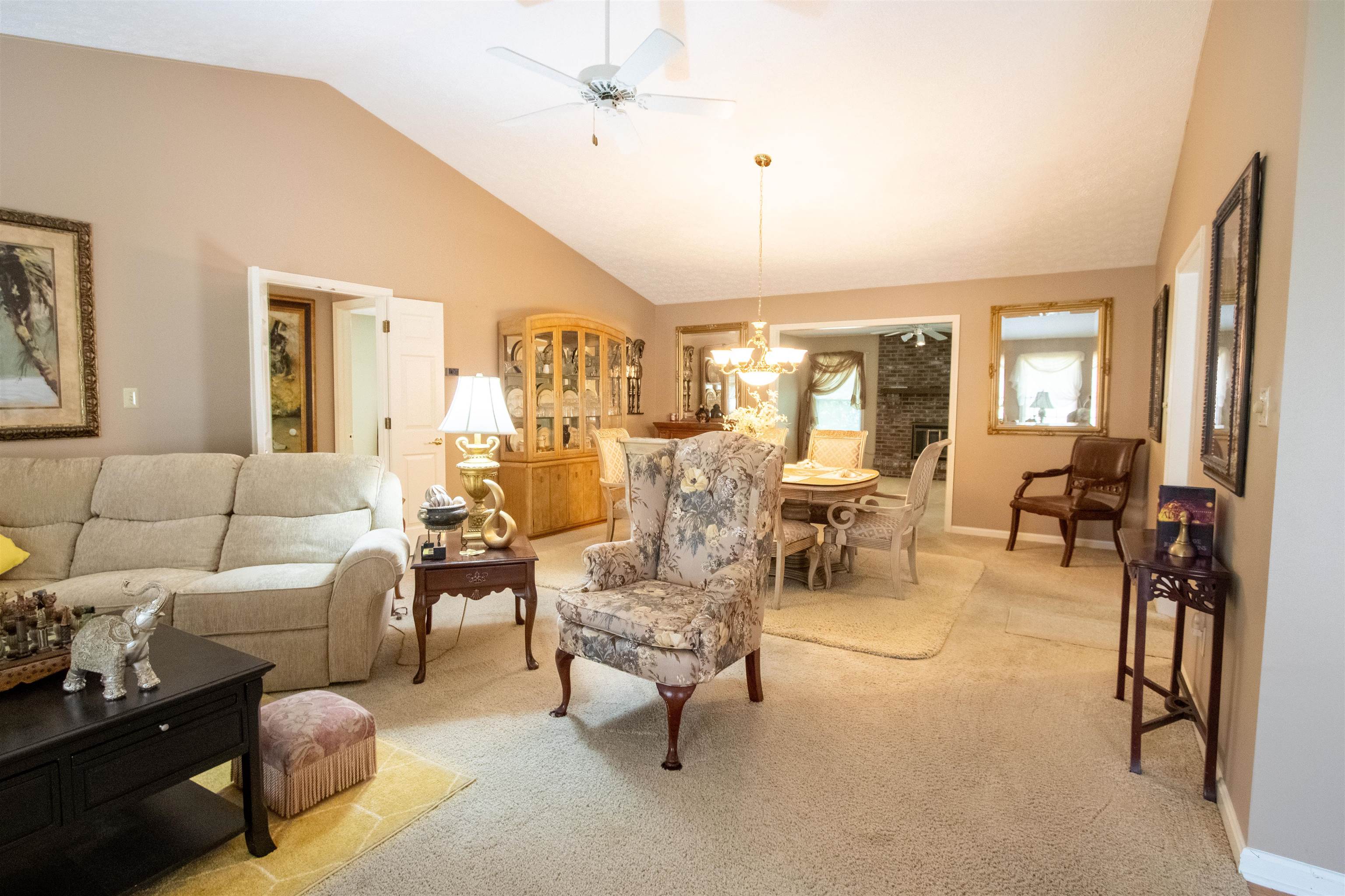 3730 Wood Trace, Owensboro, Kentucky 42303, 4 Bedrooms Bedrooms, ,2 BathroomsBathrooms,Single Family Residence,For Sale,Wood Trace,88026