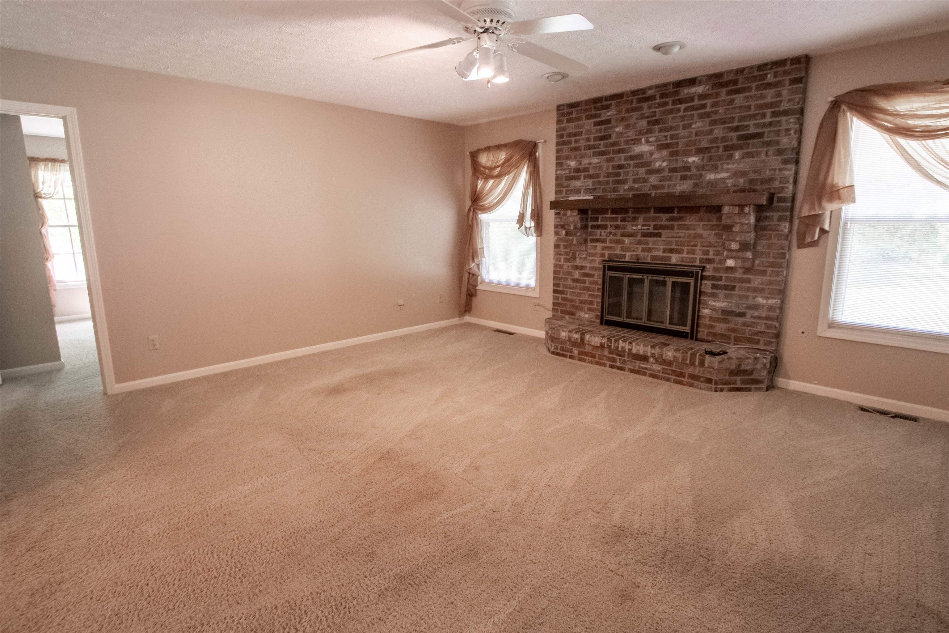 3730 Wood Trace, Owensboro, Kentucky 42303, 4 Bedrooms Bedrooms, ,2 BathroomsBathrooms,Single Family Residence,For Sale,Wood Trace,88026