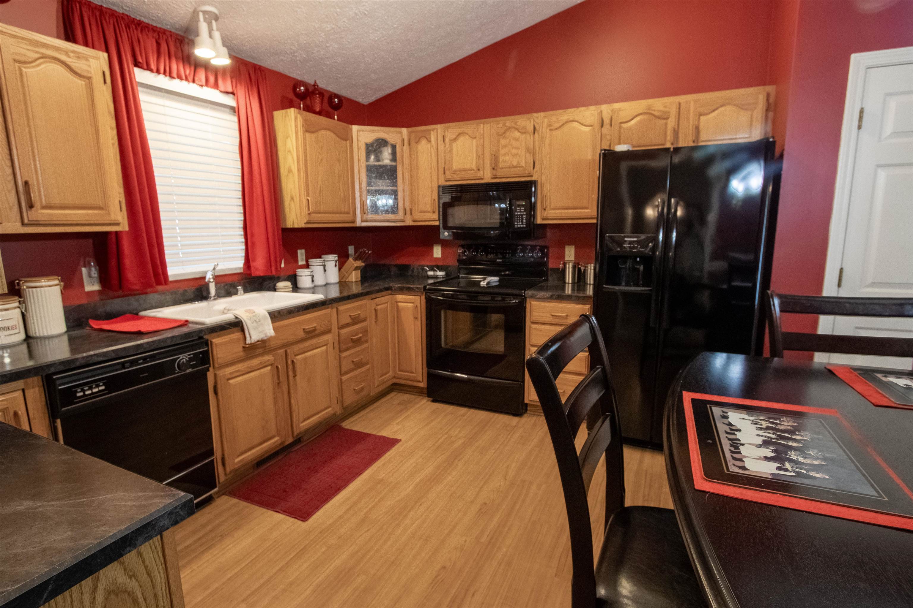 3730 Wood Trace, Owensboro, Kentucky 42303, 4 Bedrooms Bedrooms, ,2 BathroomsBathrooms,Single Family Residence,For Sale,Wood Trace,88026