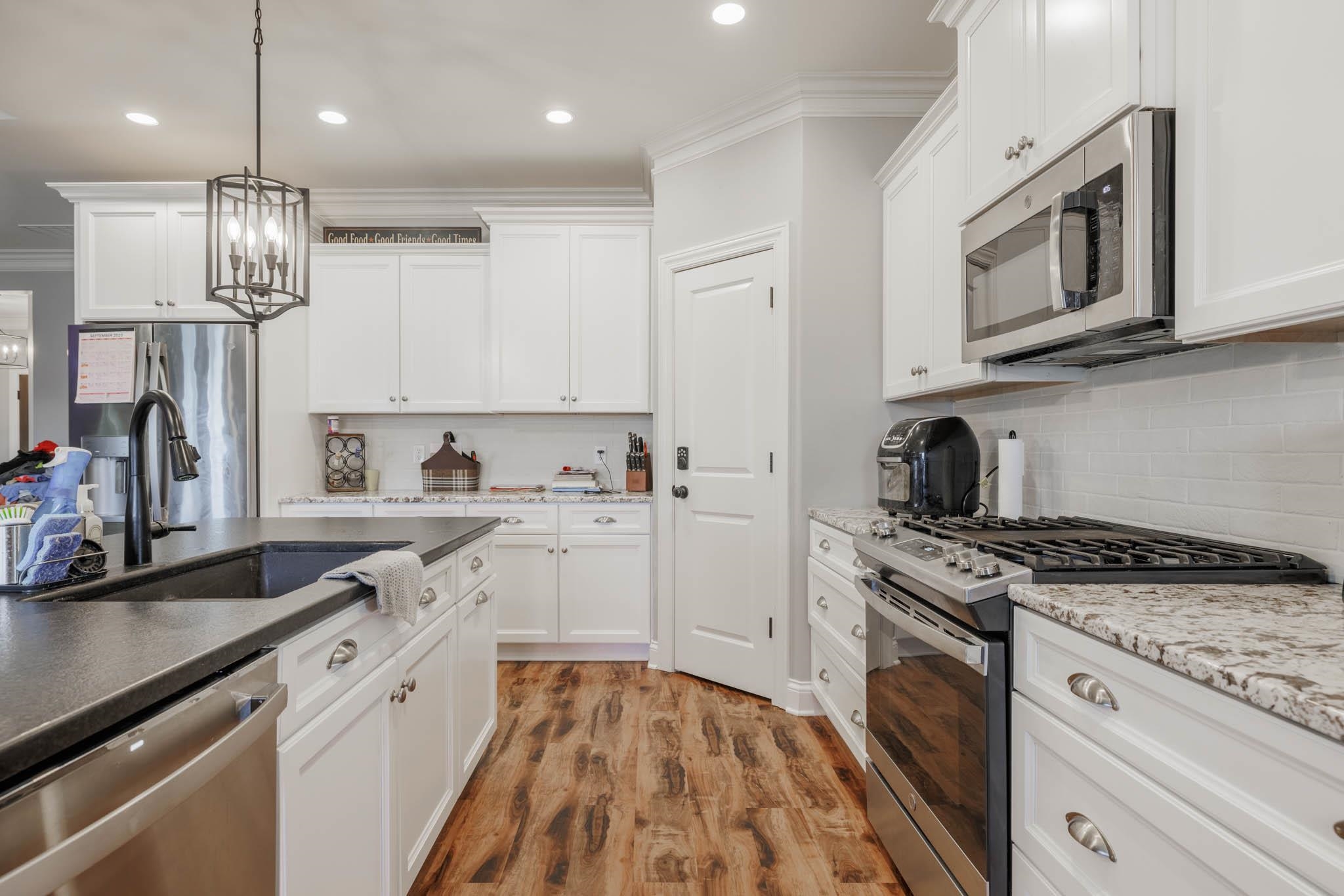 6322 Springwood Drive, Owensboro, Kentucky 42301, 4 Bedrooms Bedrooms, ,2 BathroomsBathrooms,Single Family Residence,For Sale,Springwood Drive,88028