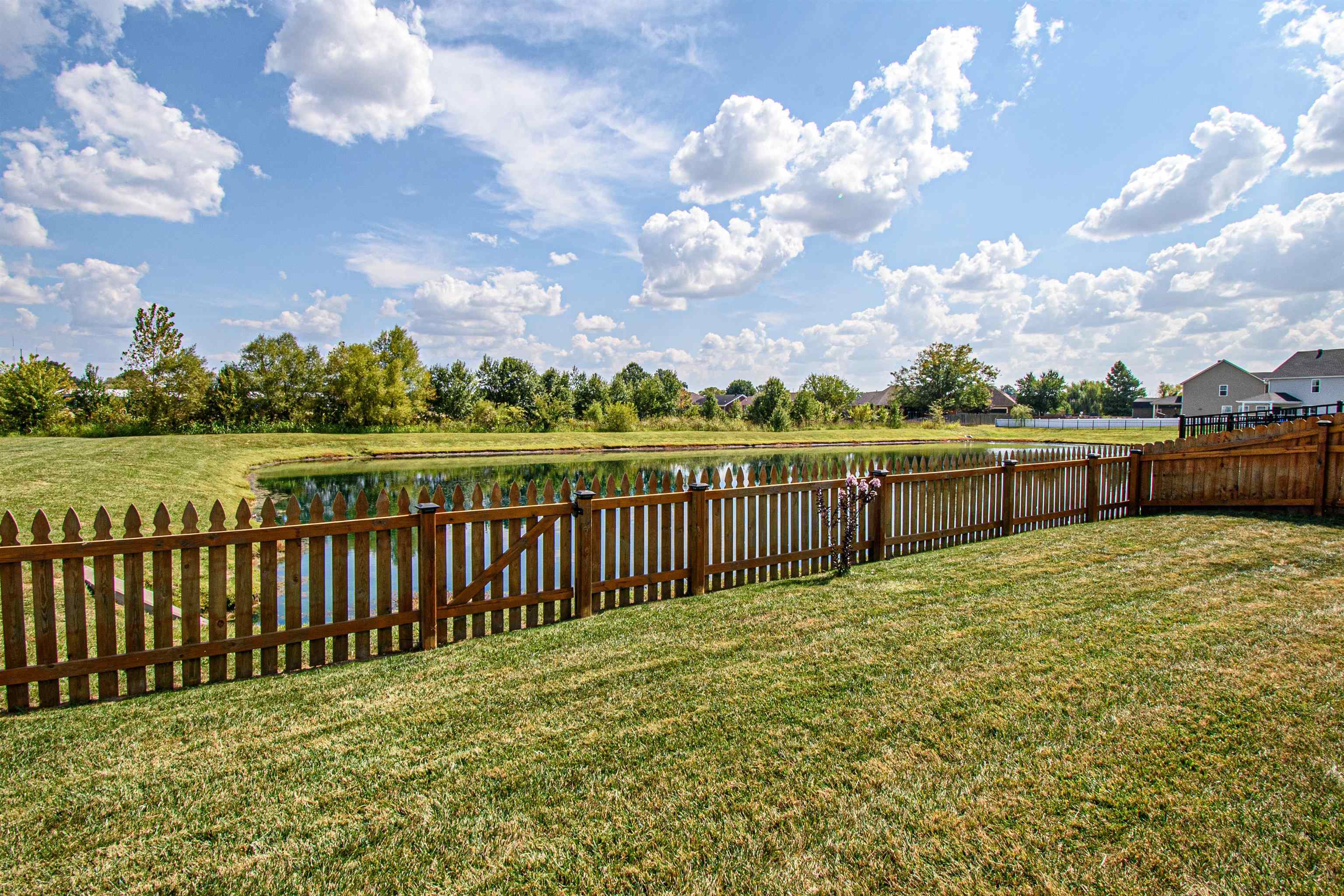 363 Brixton Drive, Owensboro, Kentucky 42301, 3 Bedrooms Bedrooms, ,2 BathroomsBathrooms,Single Family Residence,For Sale,Brixton Drive,88029