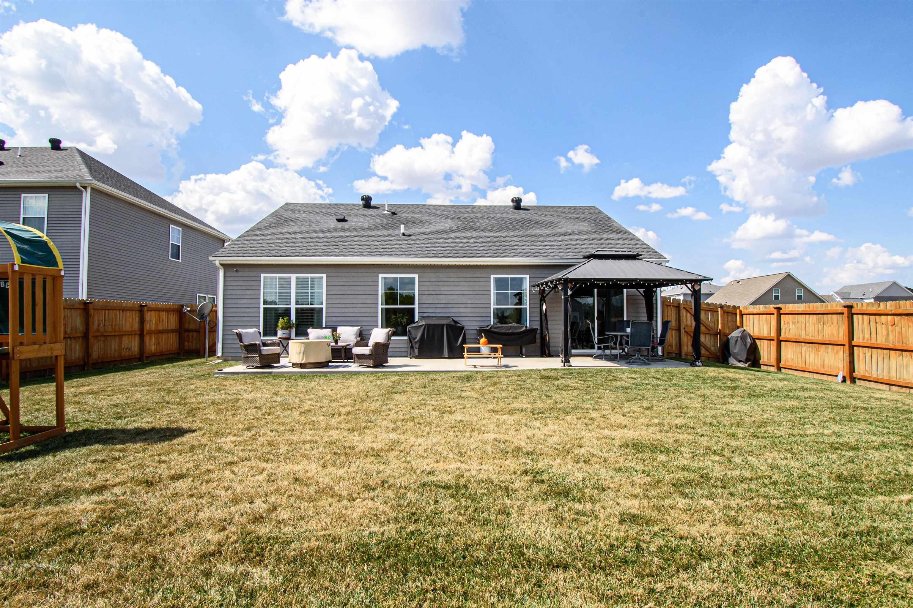 363 Brixton Drive, Owensboro, Kentucky 42301, 3 Bedrooms Bedrooms, ,2 BathroomsBathrooms,Single Family Residence,For Sale,Brixton Drive,88029