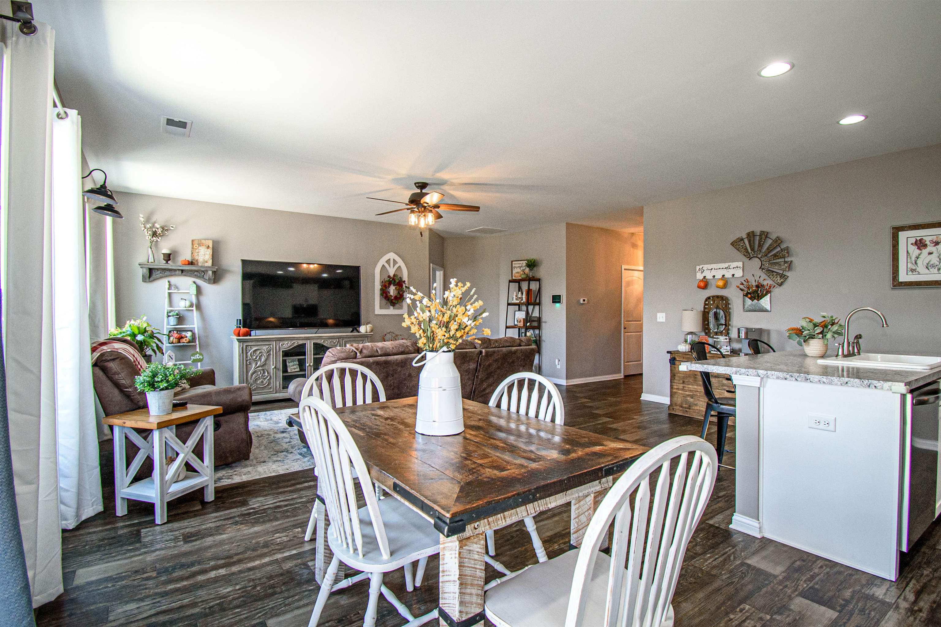 363 Brixton Drive, Owensboro, Kentucky 42301, 3 Bedrooms Bedrooms, ,2 BathroomsBathrooms,Single Family Residence,For Sale,Brixton Drive,88029