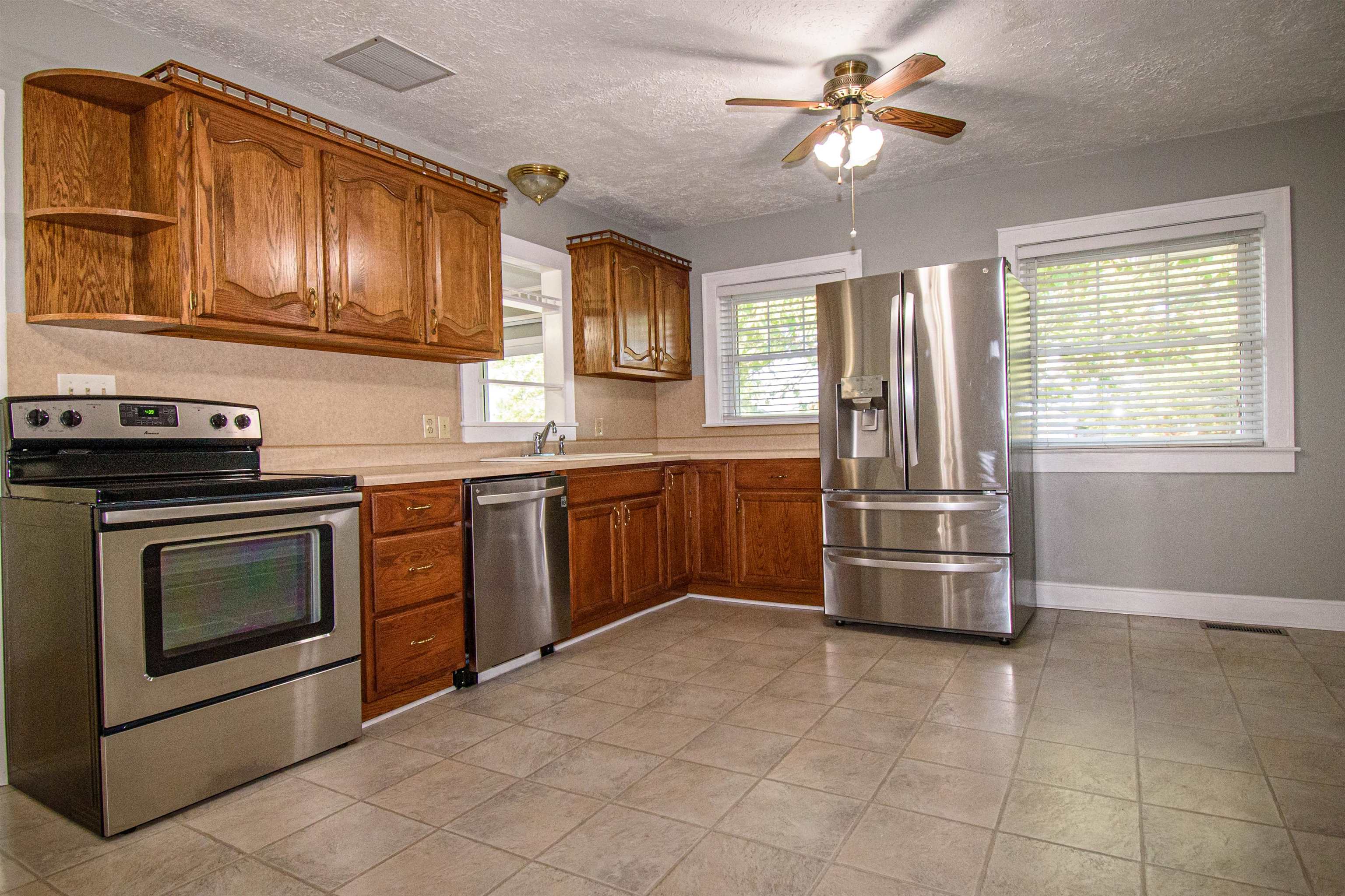 316 Coast Guard Lane, Owensboro, Kentucky 42303, 3 Bedrooms Bedrooms, ,2 BathroomsBathrooms,Single Family Residence,For Sale,Coast Guard Lane,88031