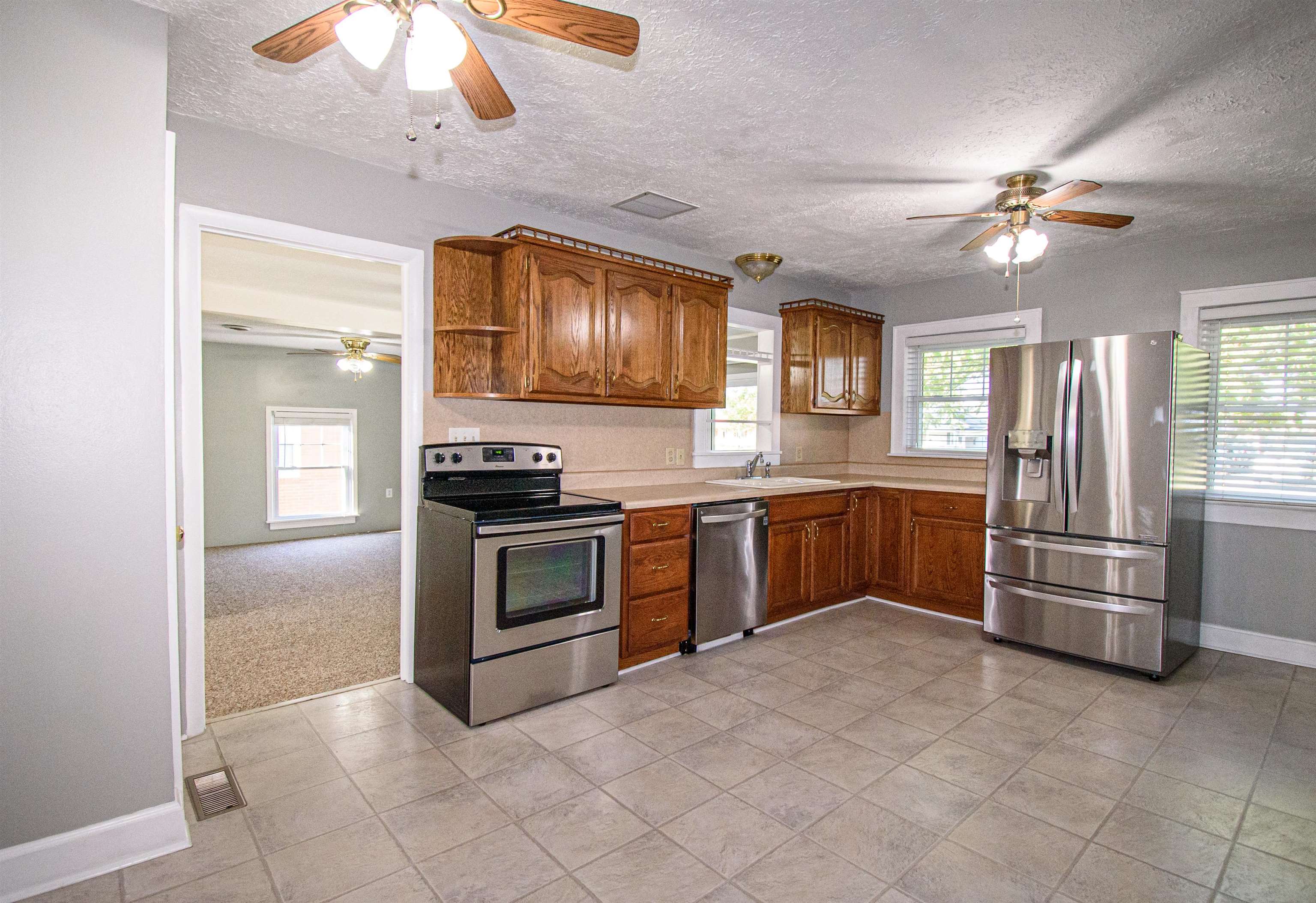 316 Coast Guard Lane, Owensboro, Kentucky 42303, 3 Bedrooms Bedrooms, ,2 BathroomsBathrooms,Single Family Residence,For Sale,Coast Guard Lane,88031
