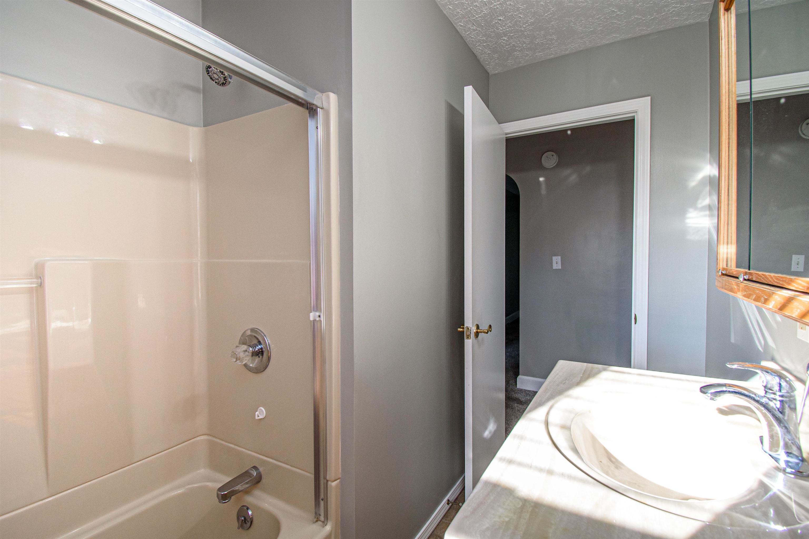 316 Coast Guard Lane, Owensboro, Kentucky 42303, 3 Bedrooms Bedrooms, ,2 BathroomsBathrooms,Single Family Residence,For Sale,Coast Guard Lane,88031