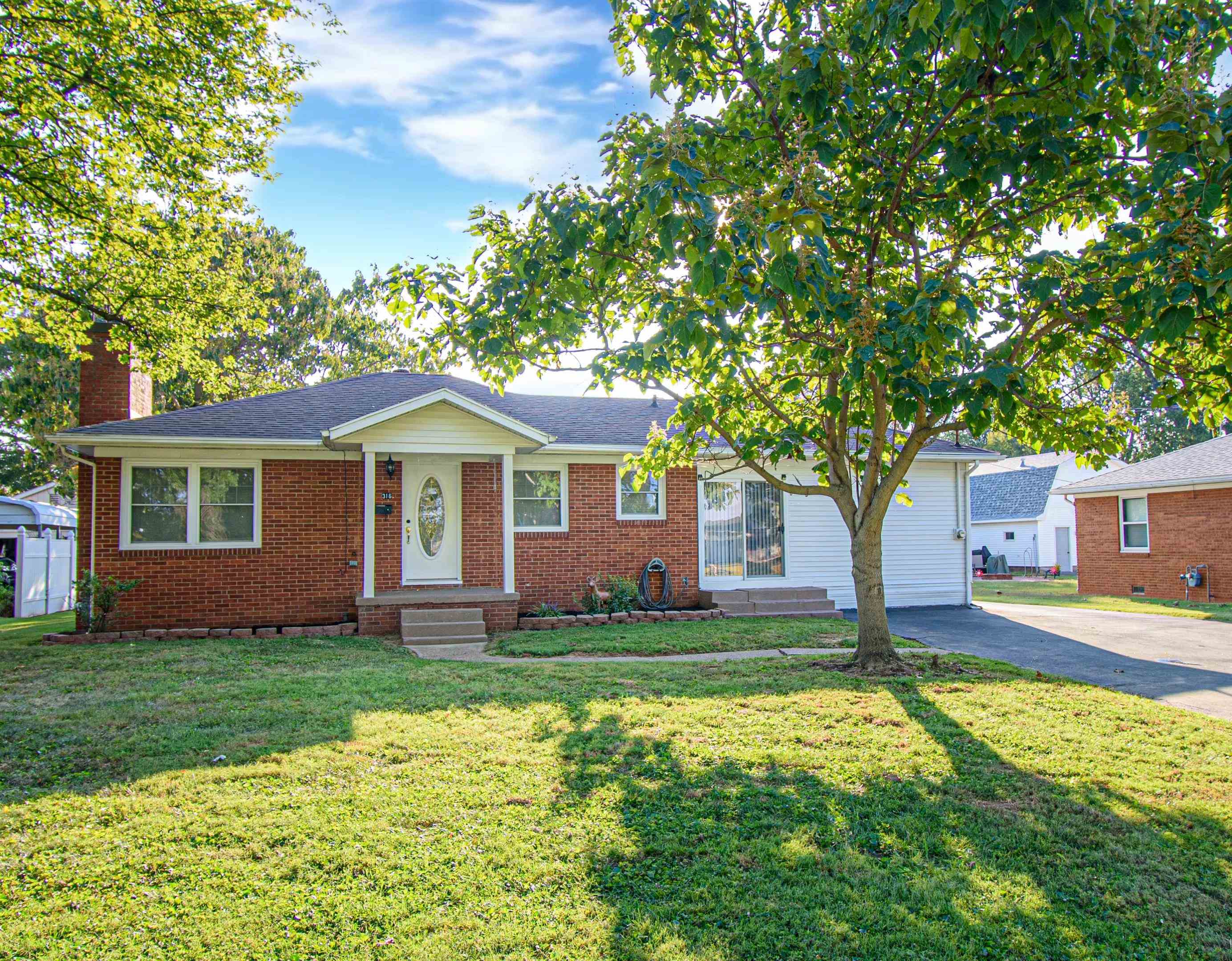 316 Coast Guard Lane, Owensboro, Kentucky 42303, 3 Bedrooms Bedrooms, ,2 BathroomsBathrooms,Single Family Residence,For Sale,Coast Guard Lane,88031