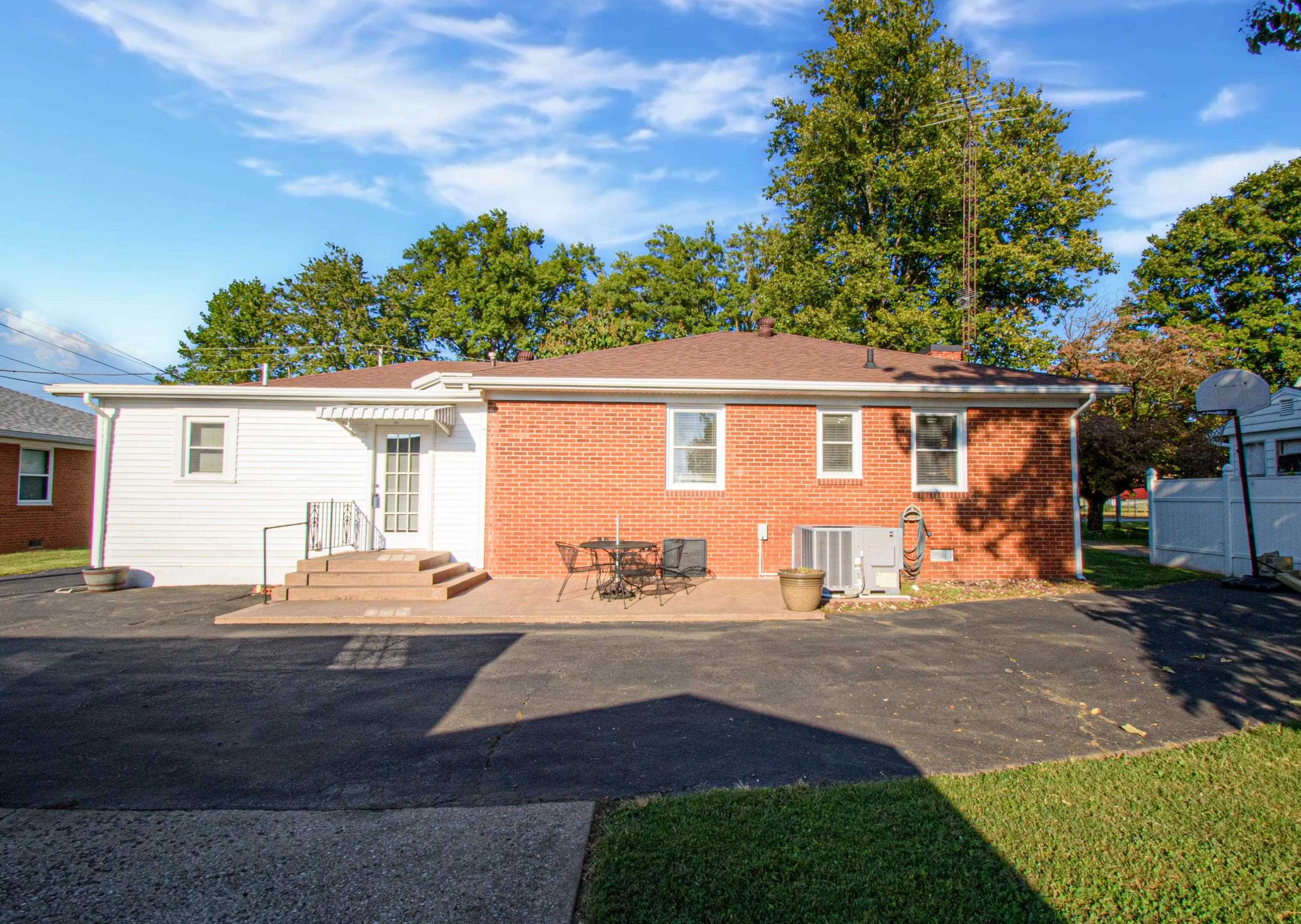 316 Coast Guard Lane, Owensboro, Kentucky 42303, 3 Bedrooms Bedrooms, ,2 BathroomsBathrooms,Single Family Residence,For Sale,Coast Guard Lane,88031