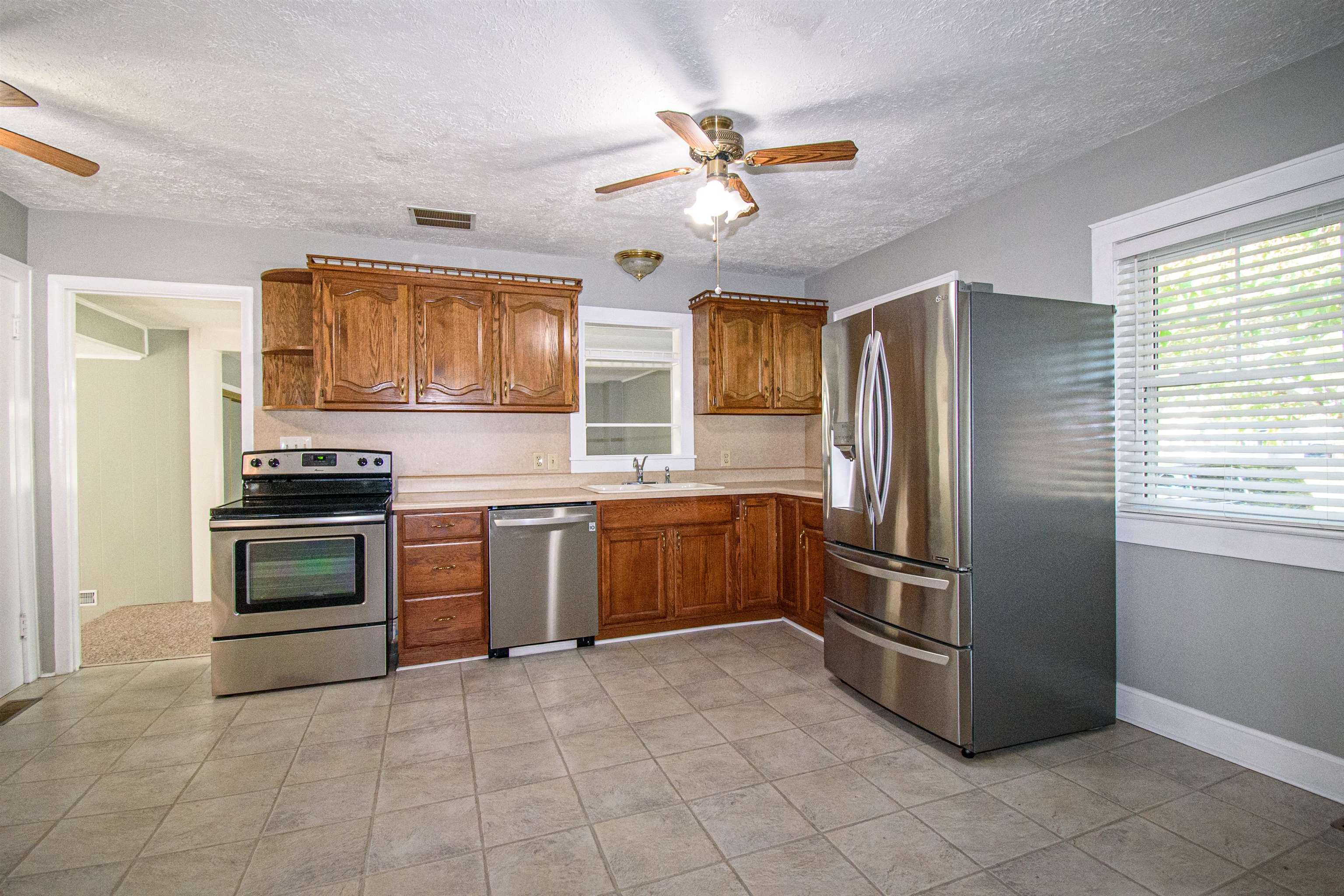 316 Coast Guard Lane, Owensboro, Kentucky 42303, 3 Bedrooms Bedrooms, ,2 BathroomsBathrooms,Single Family Residence,For Sale,Coast Guard Lane,88031