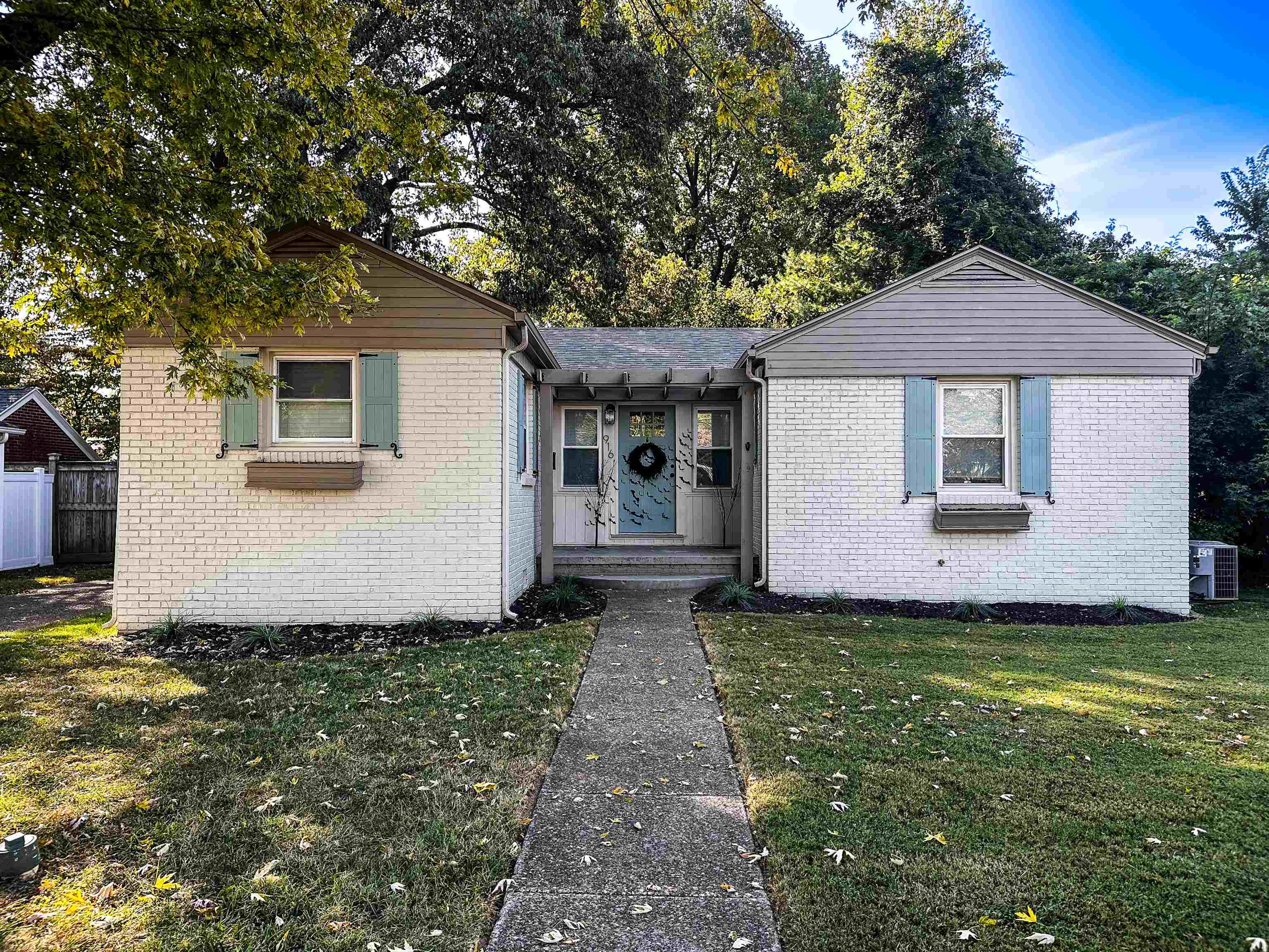 916 Ford Ave, Owensboro, Kentucky 42301, 3 Bedrooms Bedrooms, ,1 BathroomBathrooms,Single Family Residence,For Sale,Ford Ave,88032
