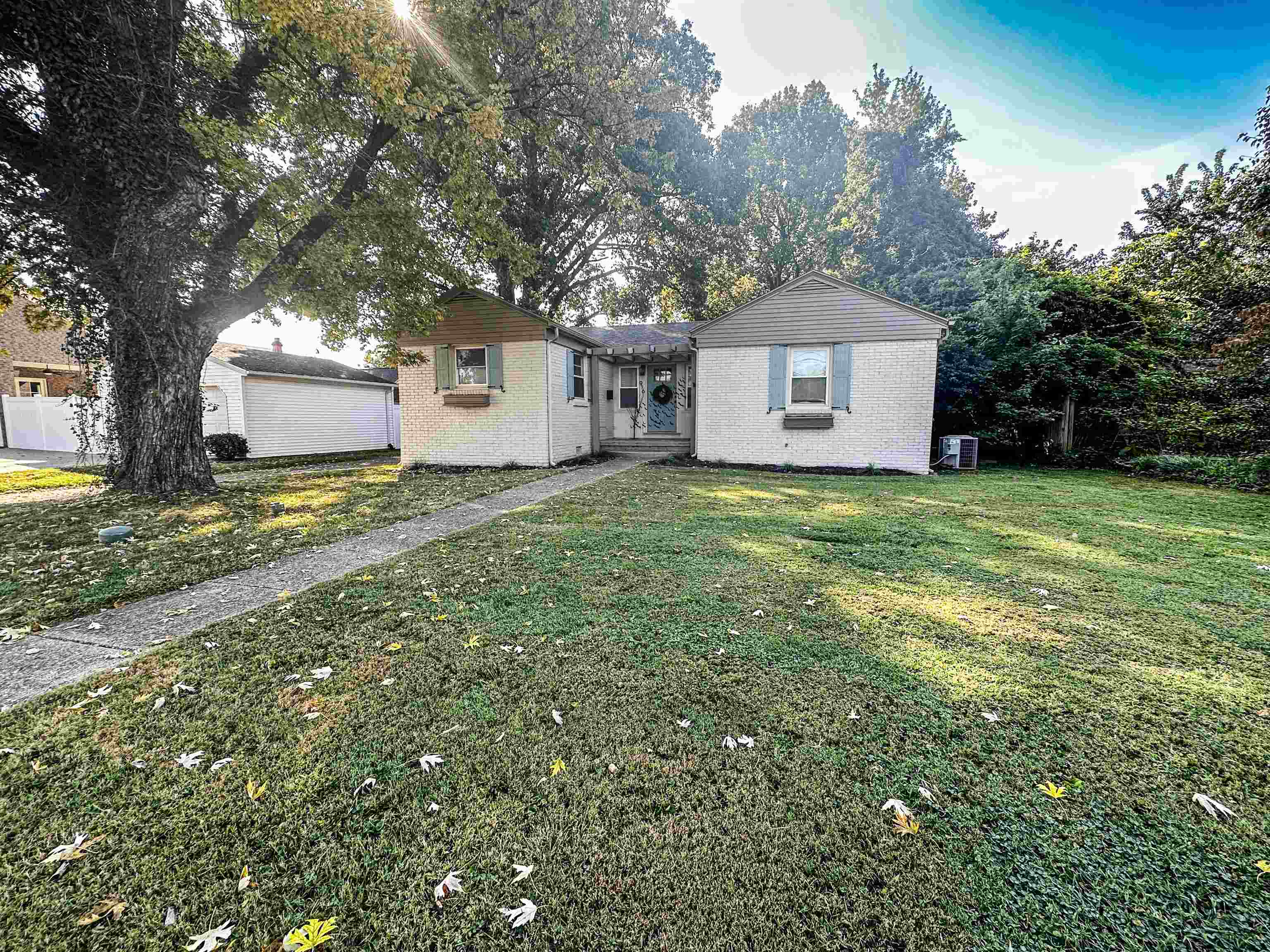 916 Ford Ave, Owensboro, Kentucky 42301, 3 Bedrooms Bedrooms, ,1 BathroomBathrooms,Single Family Residence,For Sale,Ford Ave,88032
