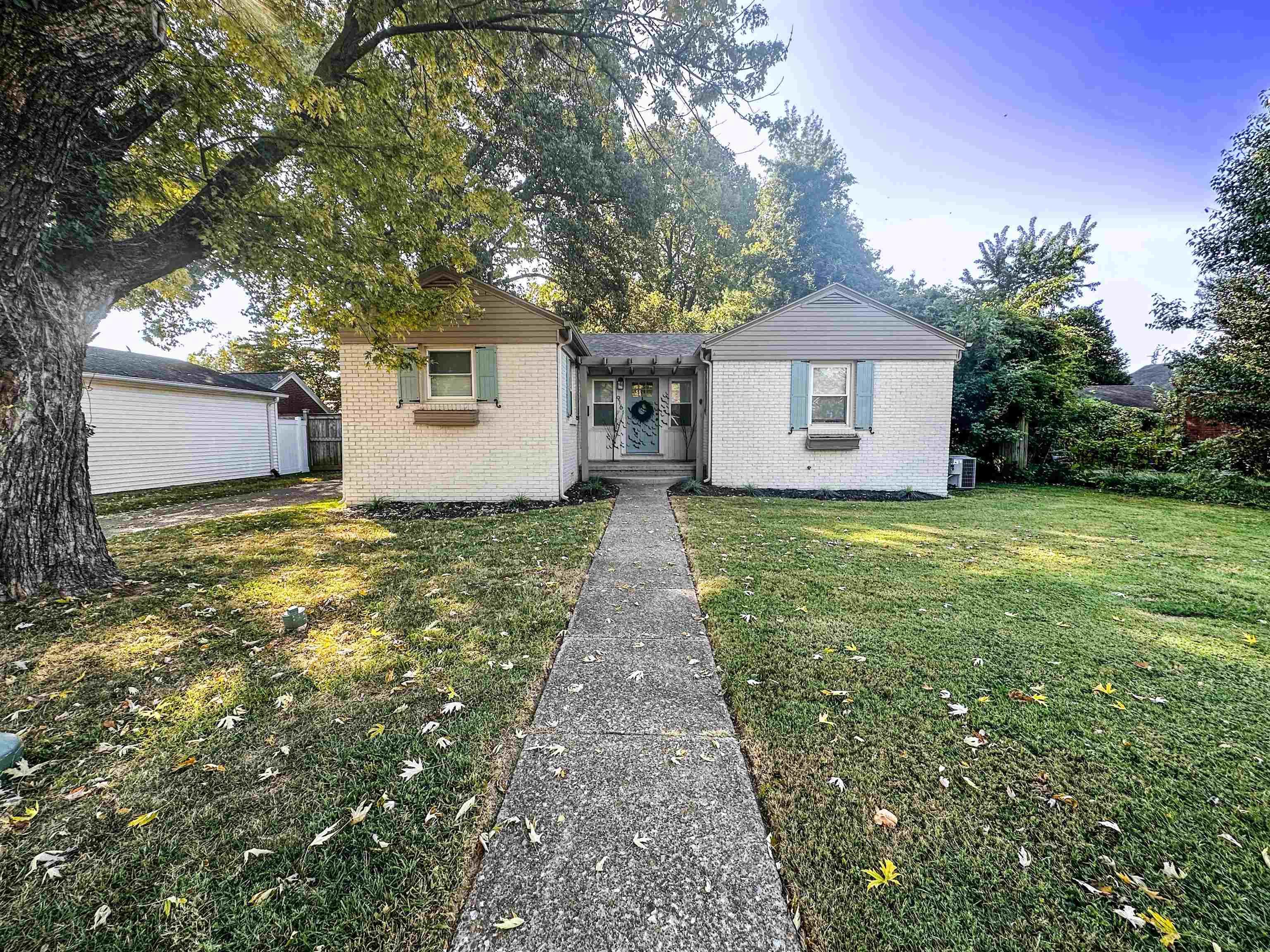 916 Ford Ave, Owensboro, Kentucky 42301, 3 Bedrooms Bedrooms, ,1 BathroomBathrooms,Single Family Residence,For Sale,Ford Ave,88032
