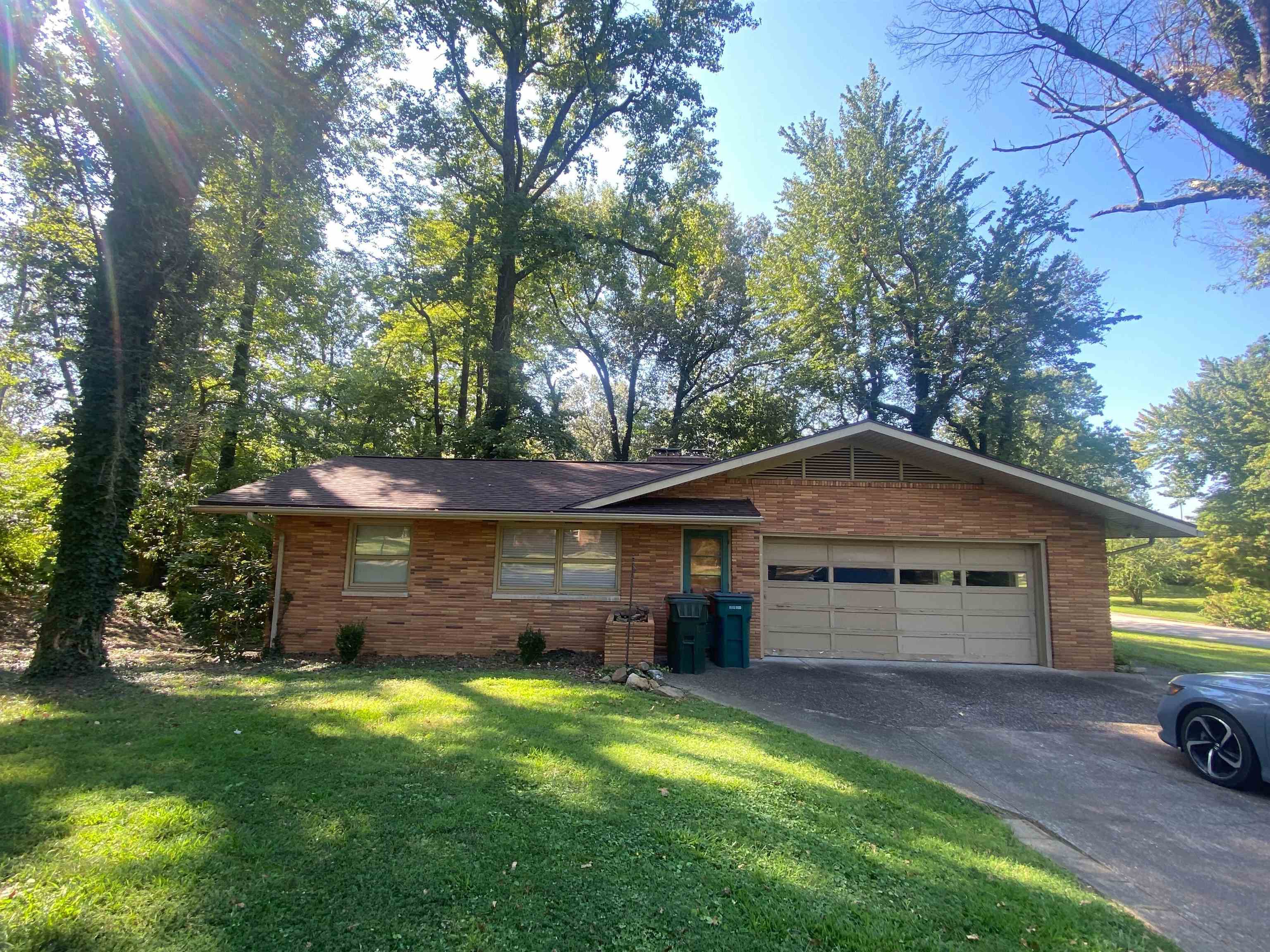 4440 Greenacre Drive, Owensboro, Kentucky 42303, 4 Bedrooms Bedrooms, ,3 BathroomsBathrooms,Single Family Residence,For Sale,Greenacre Drive,88036