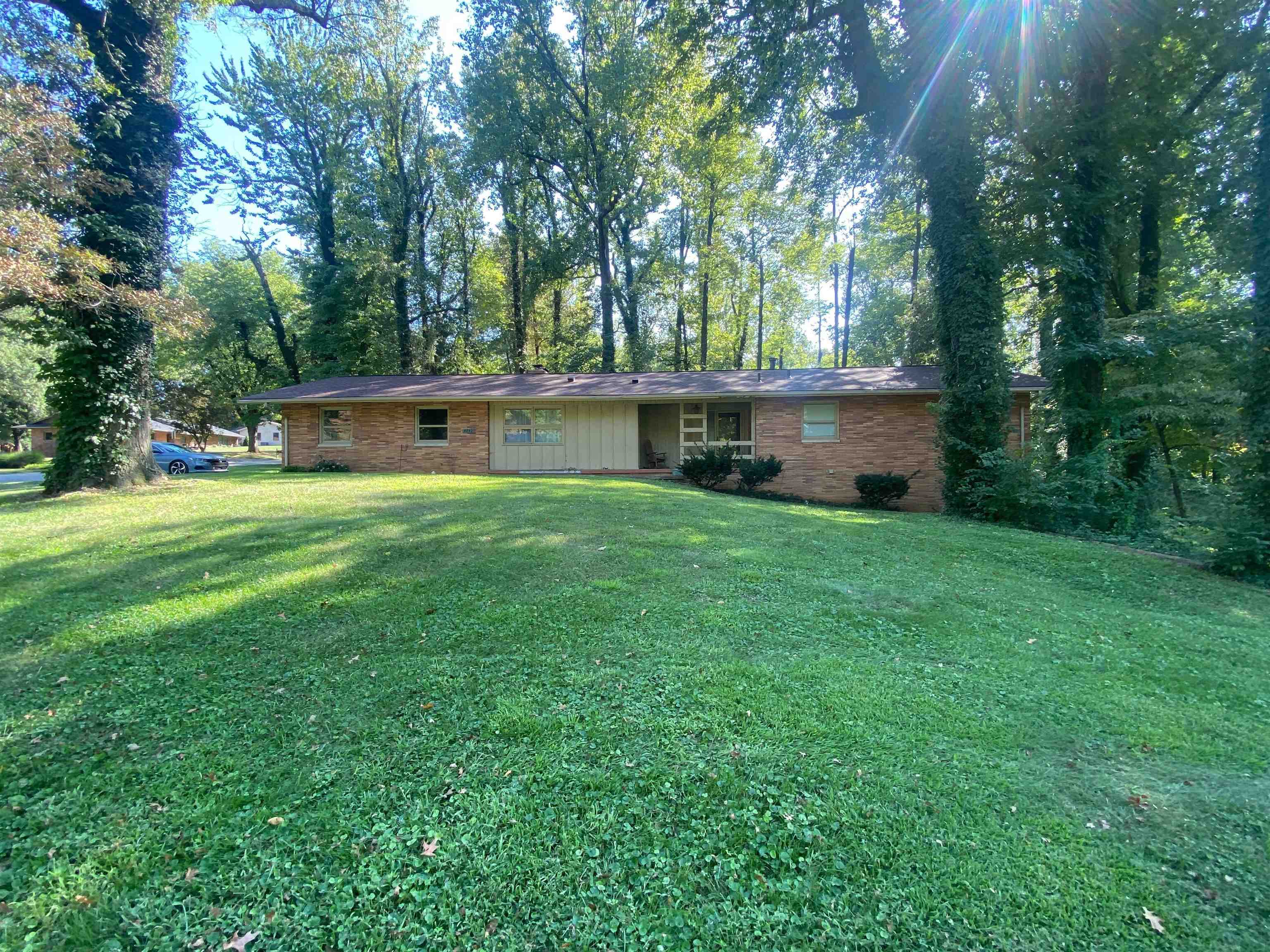 4440 Greenacre Drive, Owensboro, Kentucky 42303, 4 Bedrooms Bedrooms, ,3 BathroomsBathrooms,Single Family Residence,For Sale,Greenacre Drive,88036