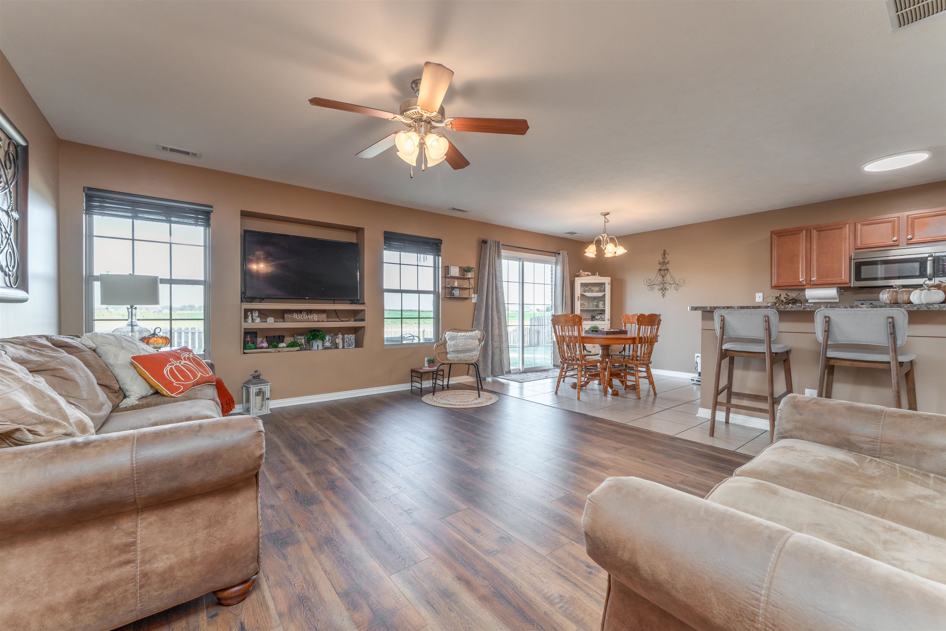 5300 Summercrest Dr, Owensboro, Kentucky 42301, 4 Bedrooms Bedrooms, ,3 BathroomsBathrooms,Single Family Residence,For Sale,Summercrest Dr,88042