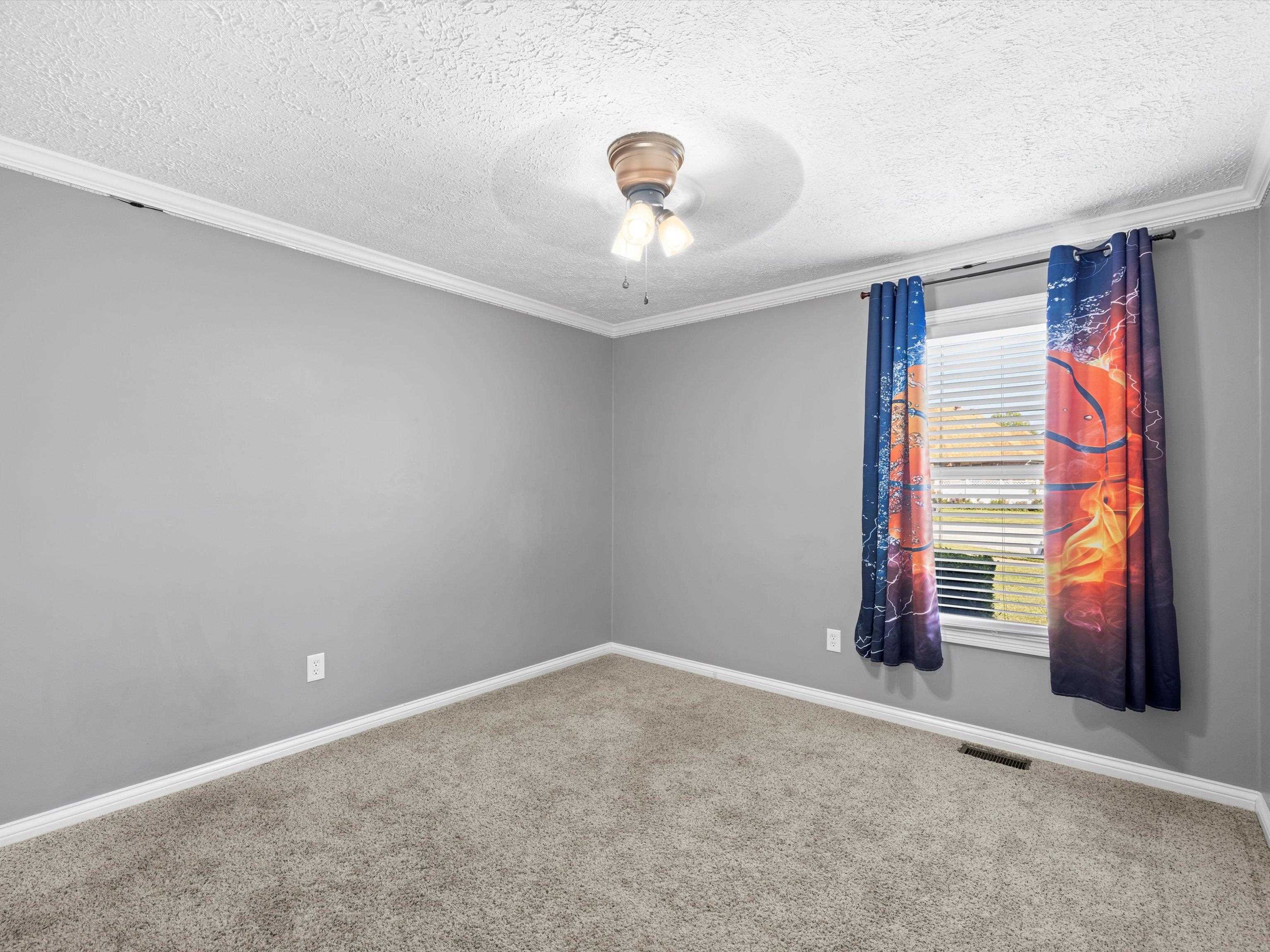 3332 Bryant Court, Owensboro, Kentucky 42303, 3 Bedrooms Bedrooms, ,2 BathroomsBathrooms,Single Family Residence,For Sale,Bryant Court,88043