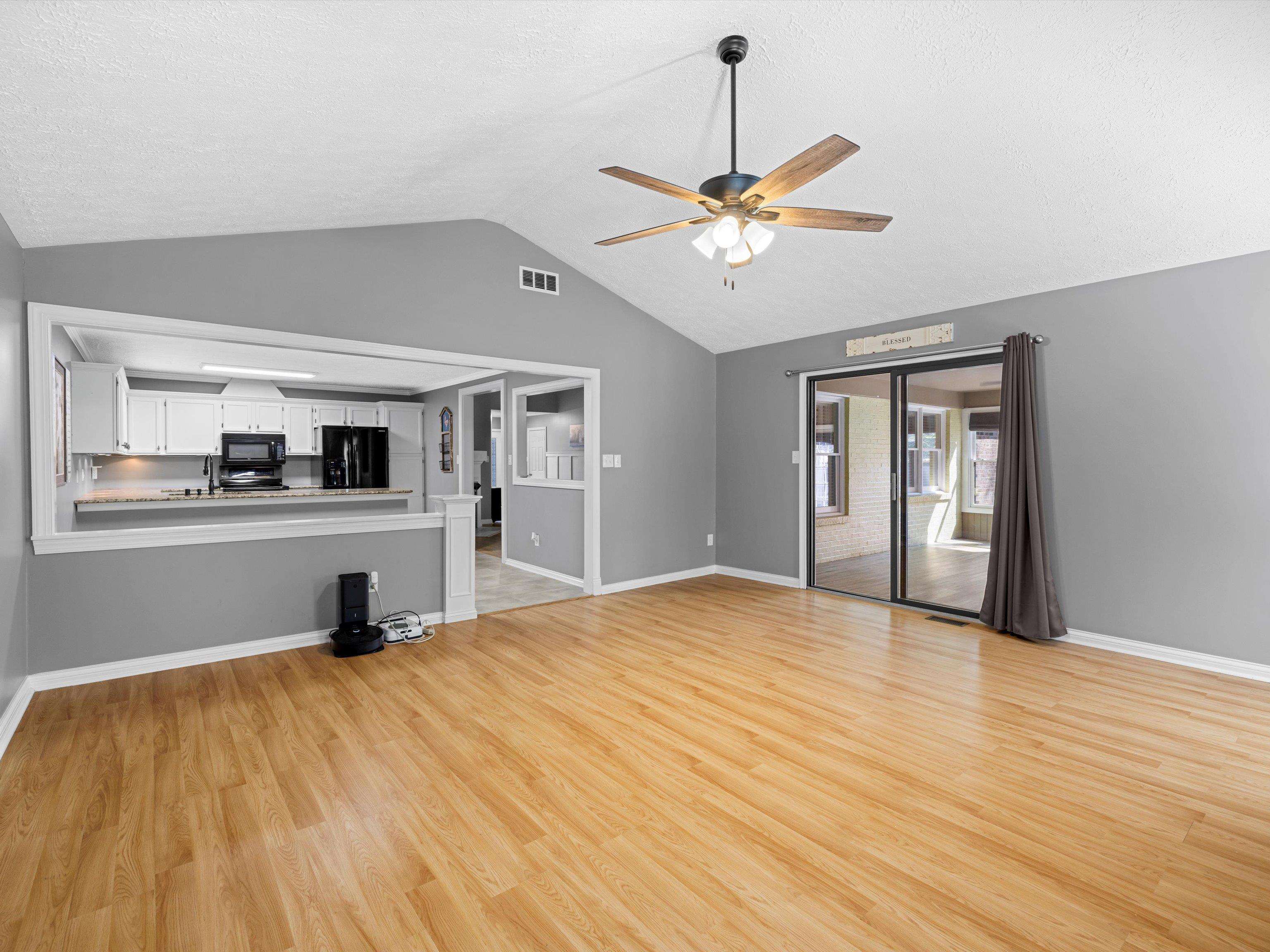 3332 Bryant Court, Owensboro, Kentucky 42303, 3 Bedrooms Bedrooms, ,2 BathroomsBathrooms,Single Family Residence,For Sale,Bryant Court,88043
