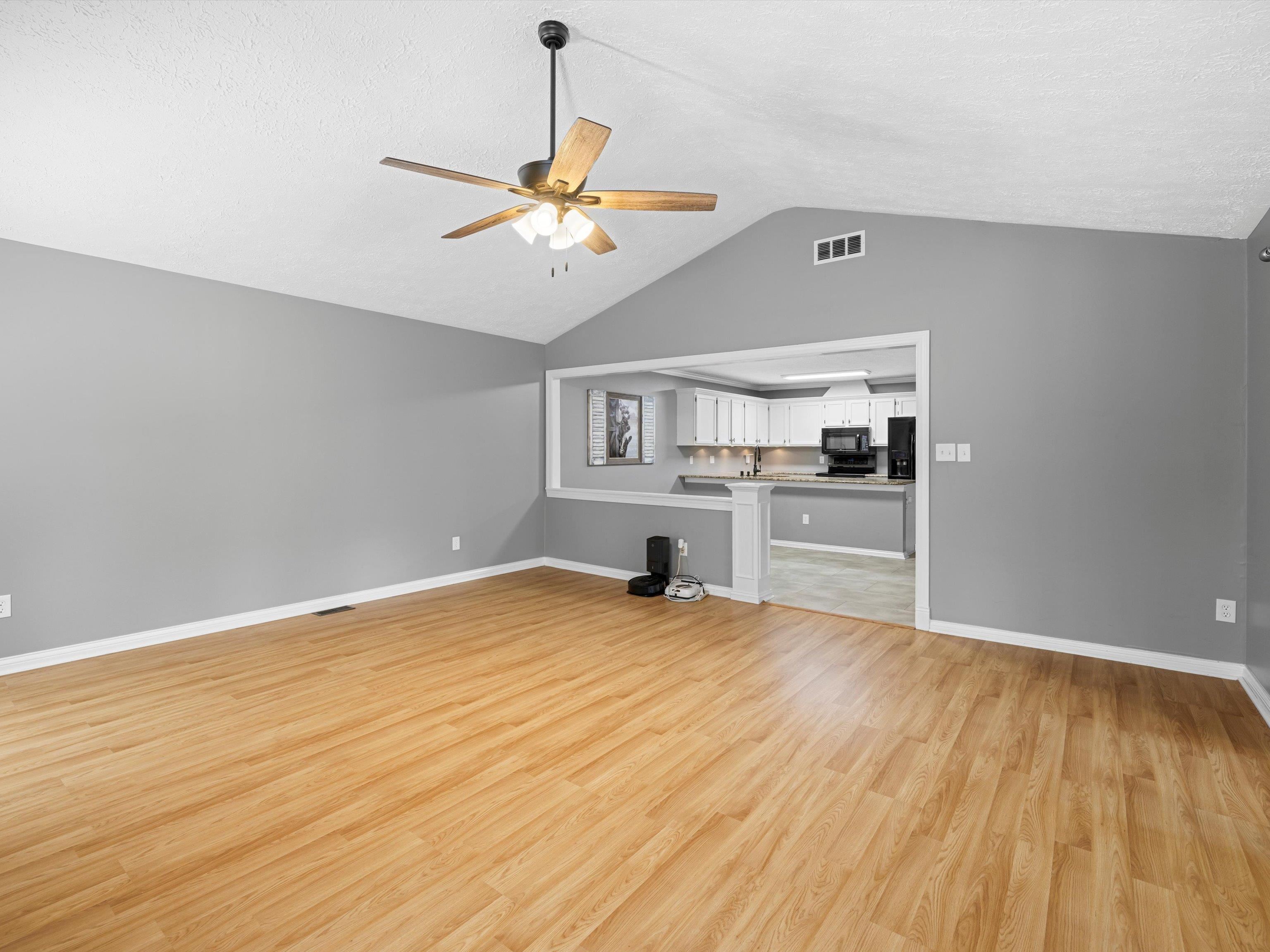 3332 Bryant Court, Owensboro, Kentucky 42303, 3 Bedrooms Bedrooms, ,2 BathroomsBathrooms,Single Family Residence,For Sale,Bryant Court,88043