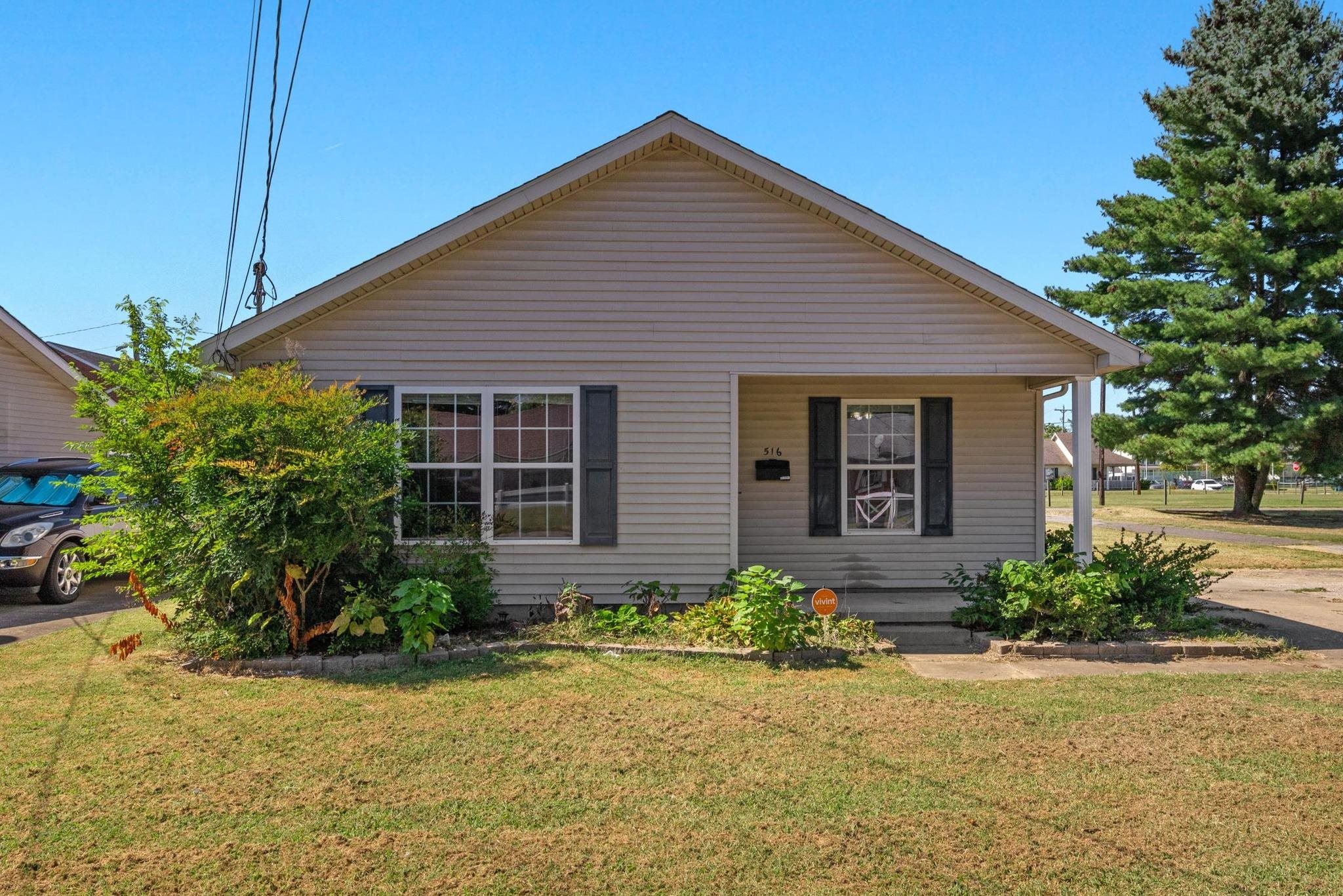 516 Maple Street, Owensboro, Kentucky 42301, 3 Bedrooms Bedrooms, ,1 BathroomBathrooms,Single Family Residence,For Sale,Maple Street,88049
