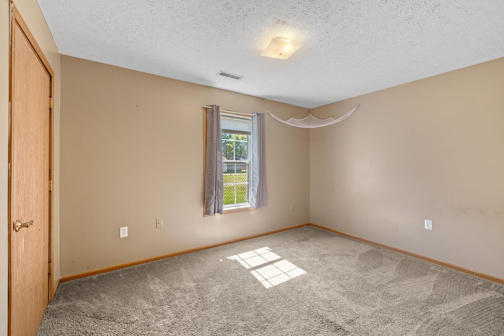 516 Maple Street, Owensboro, Kentucky 42301, 3 Bedrooms Bedrooms, ,1 BathroomBathrooms,Single Family Residence,For Sale,Maple Street,88049