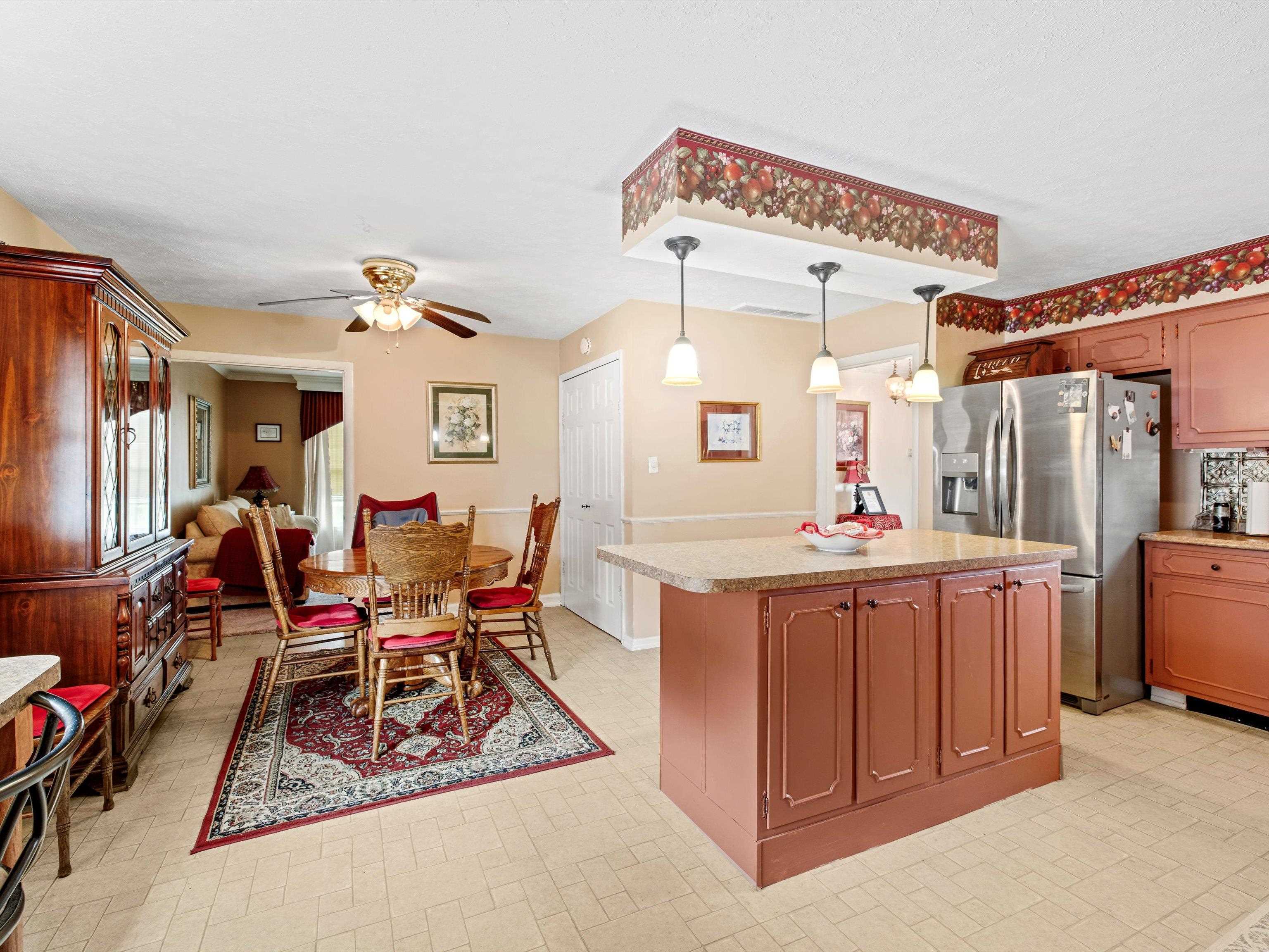 3842 Griffith Avenue, Owensboro, Kentucky 42301, 3 Bedrooms Bedrooms, ,2 BathroomsBathrooms,Single Family Residence,For Sale,Griffith Avenue,88052
