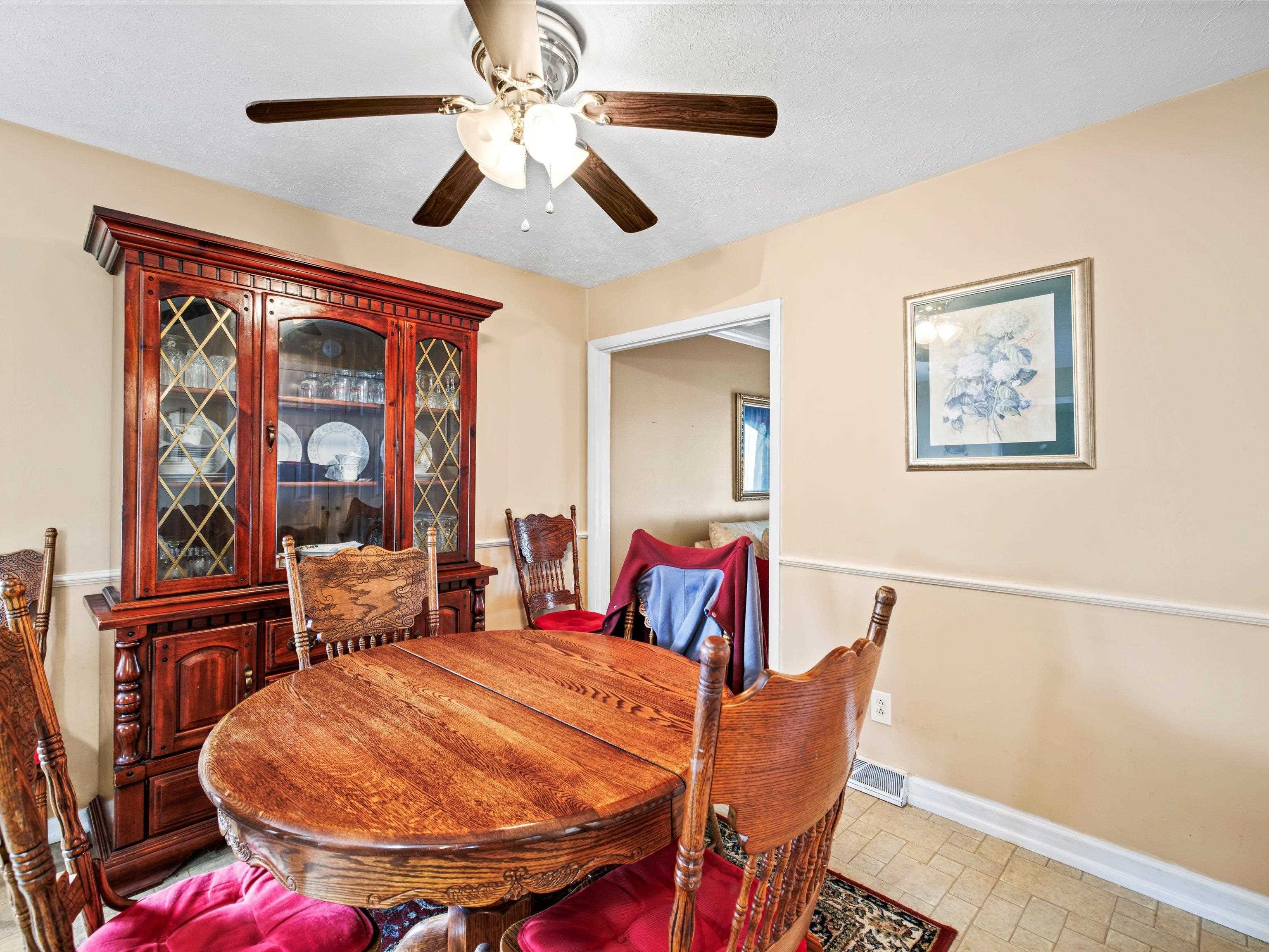 3842 Griffith Avenue, Owensboro, Kentucky 42301, 3 Bedrooms Bedrooms, ,2 BathroomsBathrooms,Single Family Residence,For Sale,Griffith Avenue,88052