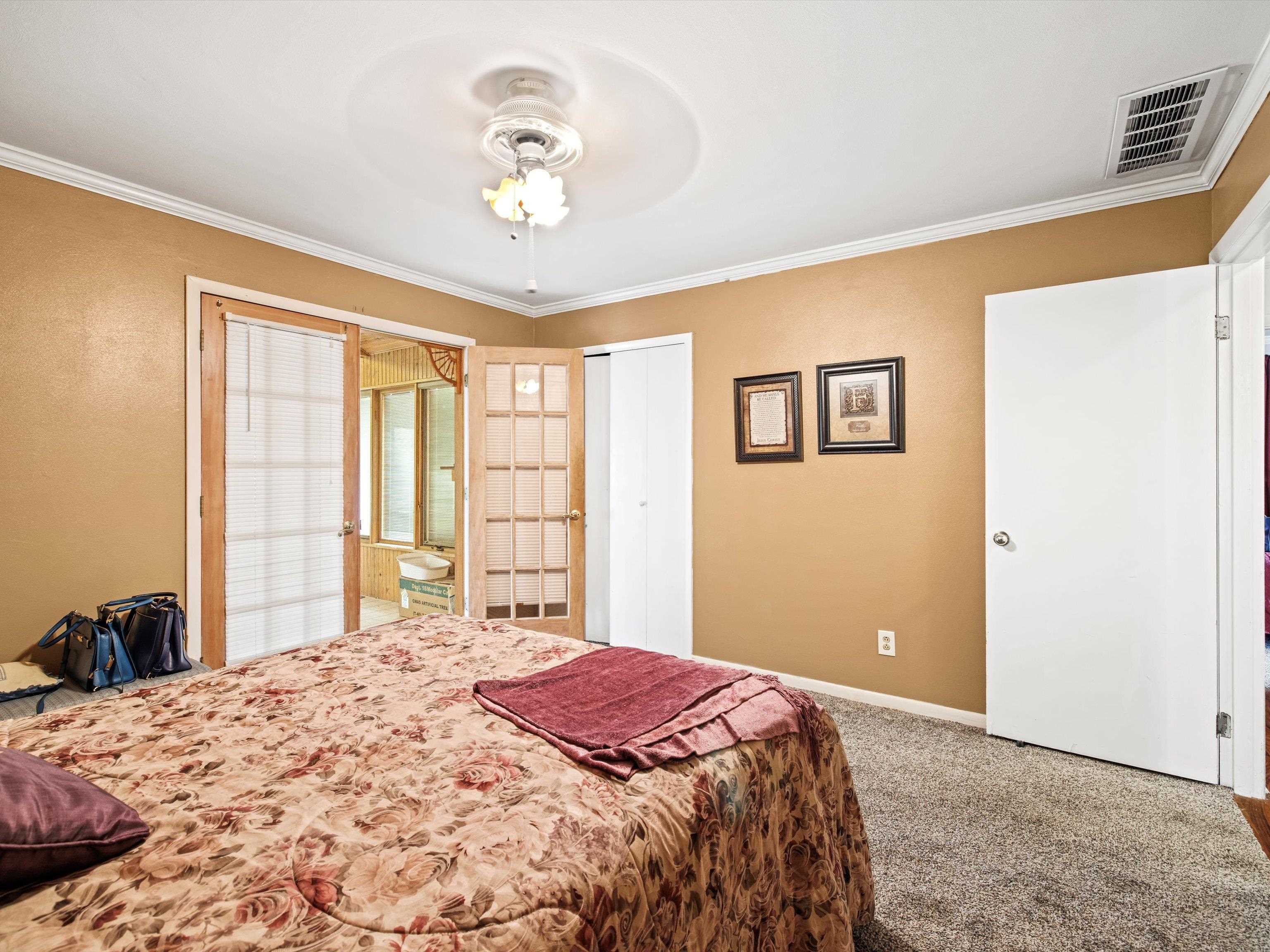 3842 Griffith Avenue, Owensboro, Kentucky 42301, 3 Bedrooms Bedrooms, ,2 BathroomsBathrooms,Single Family Residence,For Sale,Griffith Avenue,88052