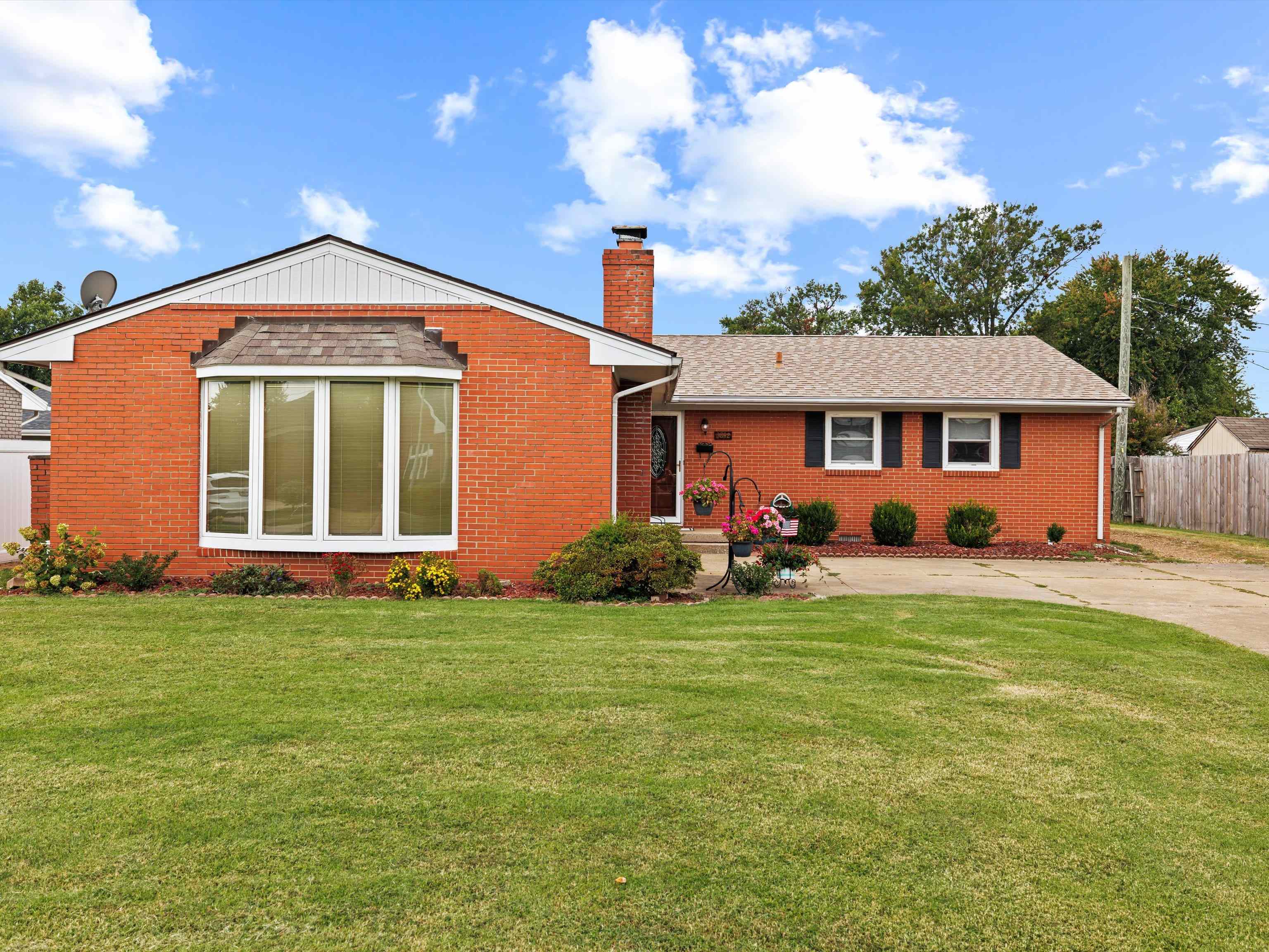 3842 Griffith Avenue, Owensboro, Kentucky 42301, 3 Bedrooms Bedrooms, ,2 BathroomsBathrooms,Single Family Residence,For Sale,Griffith Avenue,88052
