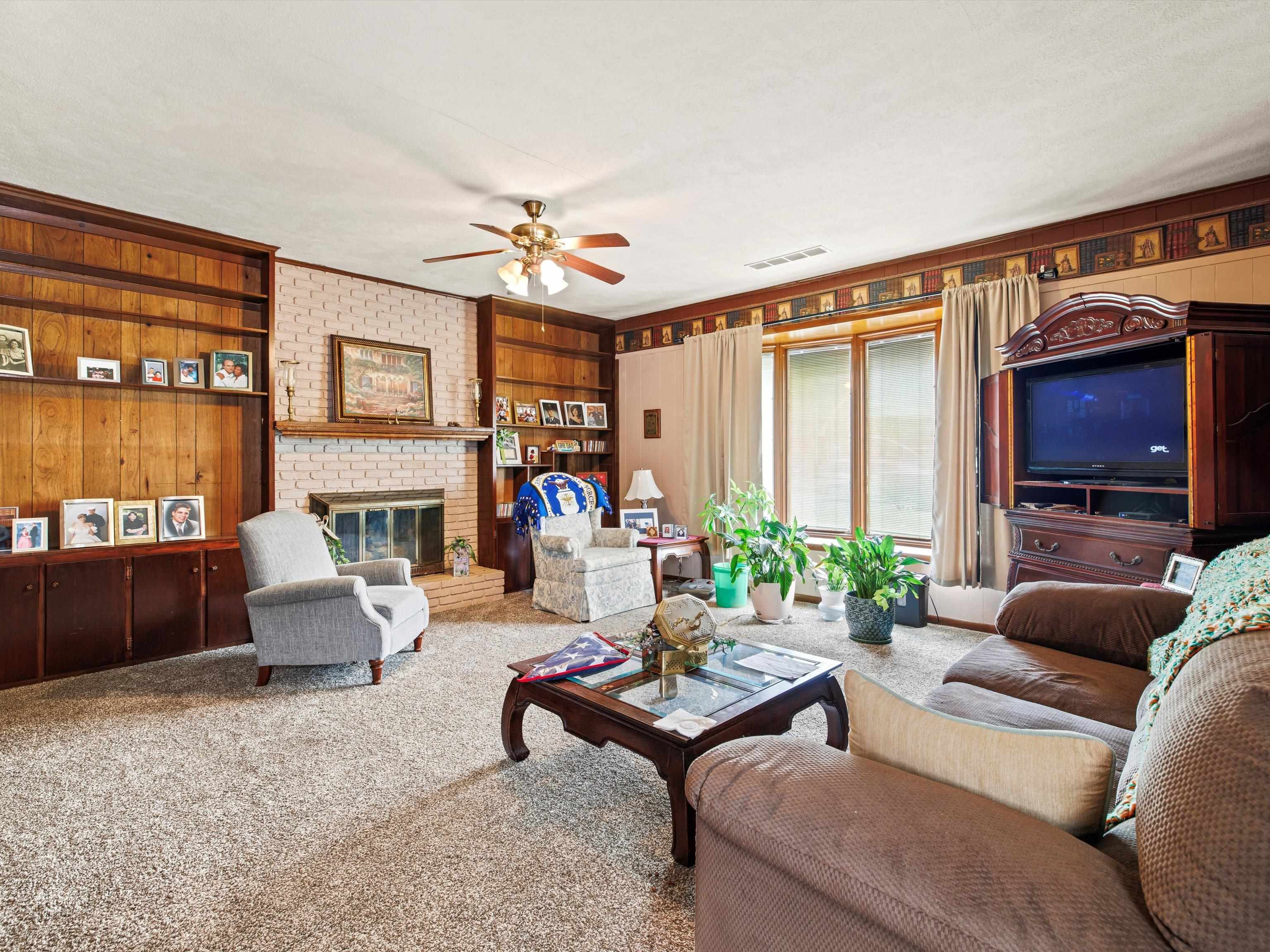 3842 Griffith Avenue, Owensboro, Kentucky 42301, 3 Bedrooms Bedrooms, ,2 BathroomsBathrooms,Single Family Residence,For Sale,Griffith Avenue,88052
