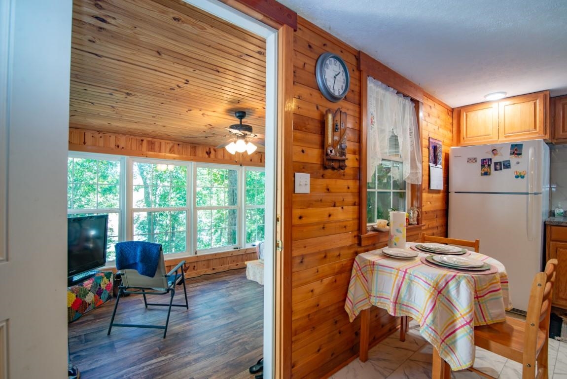 301 Elm Ln., Falls of Rough, Kentucky 40119, 2 Bedrooms Bedrooms, ,2 BathroomsBathrooms,Single Family Residence,For Sale,Elm Ln.,88056