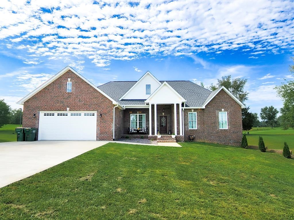 876 Fairway View Drive, Madisonville, Kentucky 42431, 4 Bedrooms Bedrooms, ,3 BathroomsBathrooms,Single Family Residence,For Sale,Fairway View Drive,88058