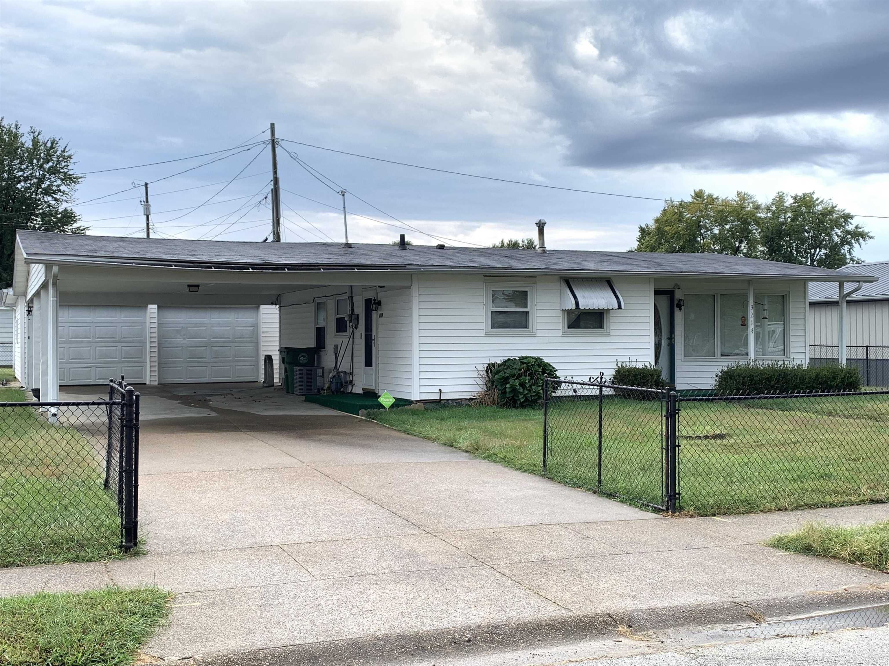 3214 Baybrook Street, Owensboro, Kentucky 42301, 3 Bedrooms Bedrooms, ,1 BathroomBathrooms,Single Family Residence,For Sale,Baybrook Street,88060