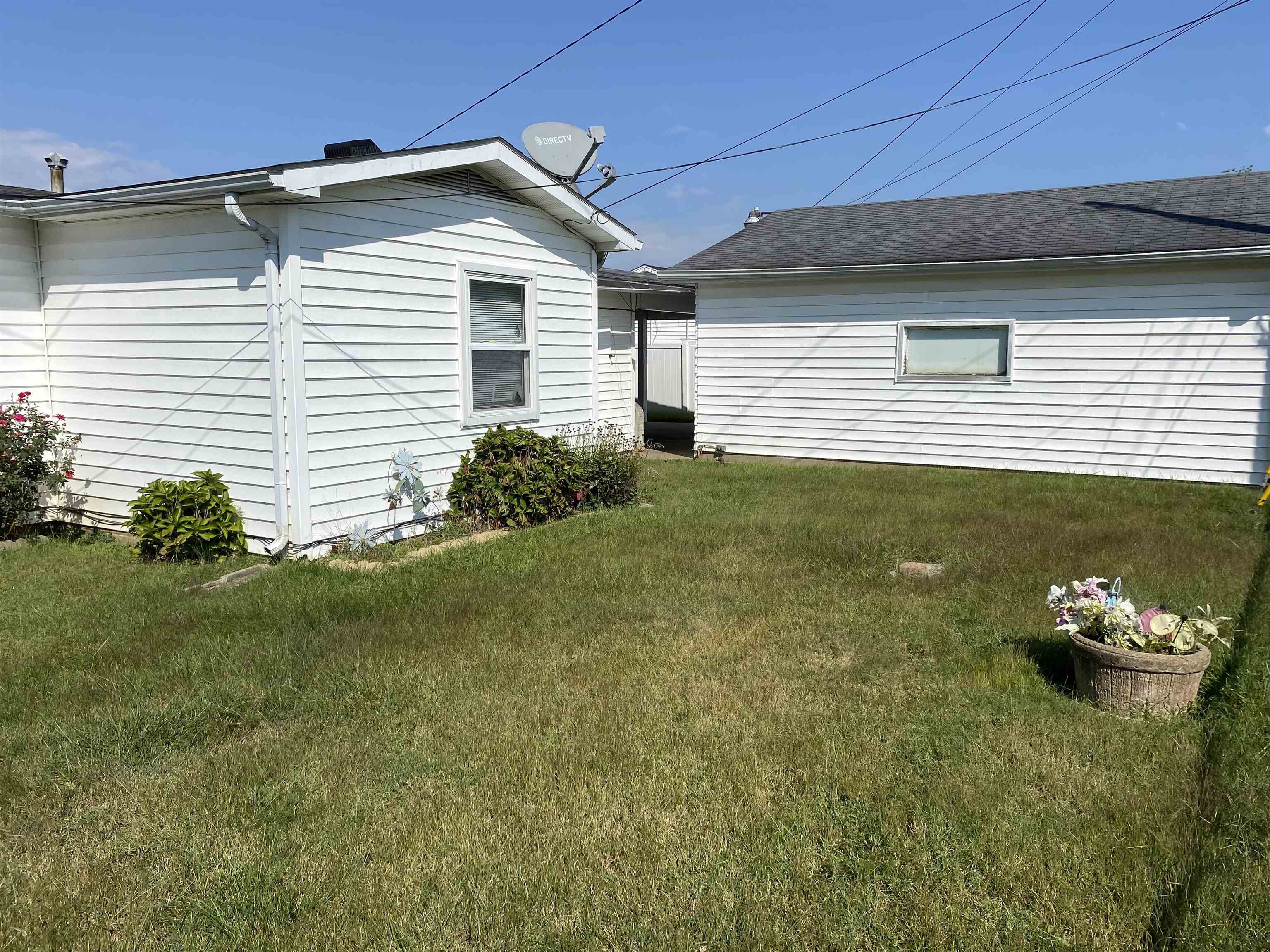 3214 Baybrook Street, Owensboro, Kentucky 42301, 3 Bedrooms Bedrooms, ,1 BathroomBathrooms,Single Family Residence,For Sale,Baybrook Street,88060