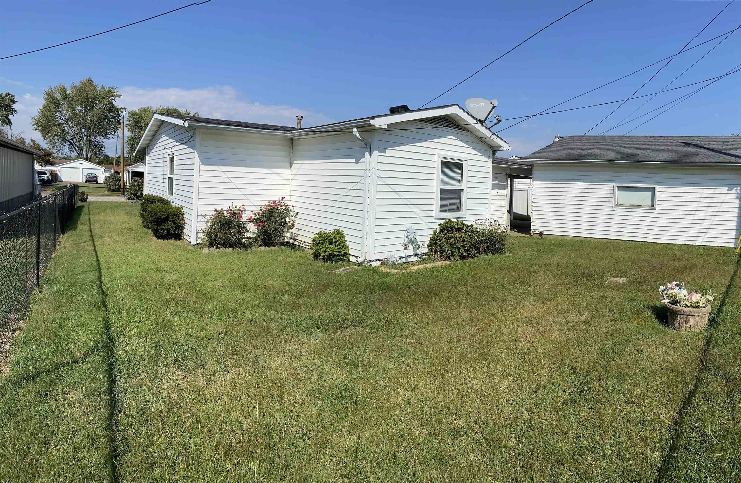 3214 Baybrook Street, Owensboro, Kentucky 42301, 3 Bedrooms Bedrooms, ,1 BathroomBathrooms,Single Family Residence,For Sale,Baybrook Street,88060