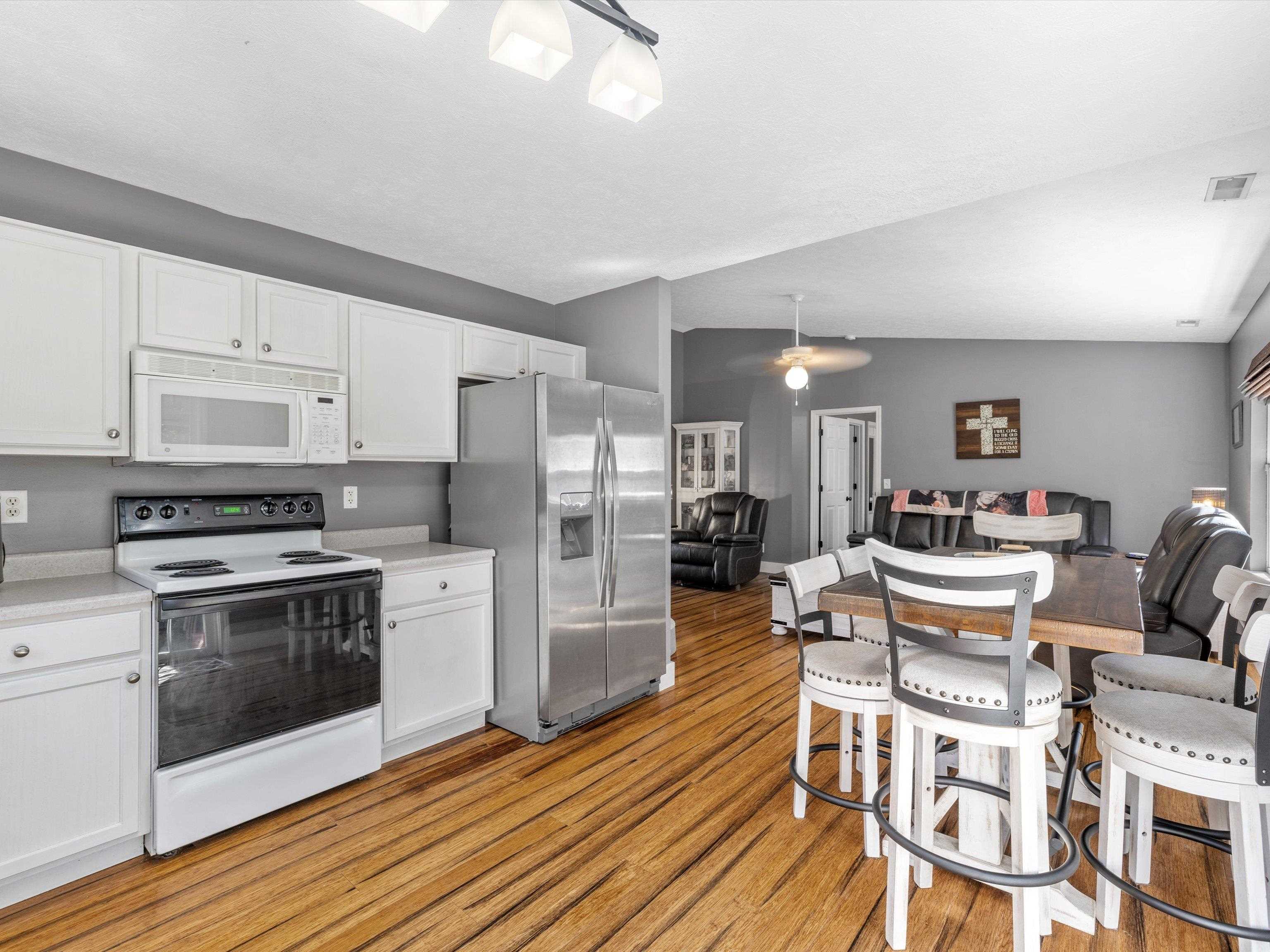 2636 Landing Terrace, Owensboro, Kentucky 42303, 3 Bedrooms Bedrooms, ,2 BathroomsBathrooms,Single Family Residence,For Sale,Landing Terrace,88064