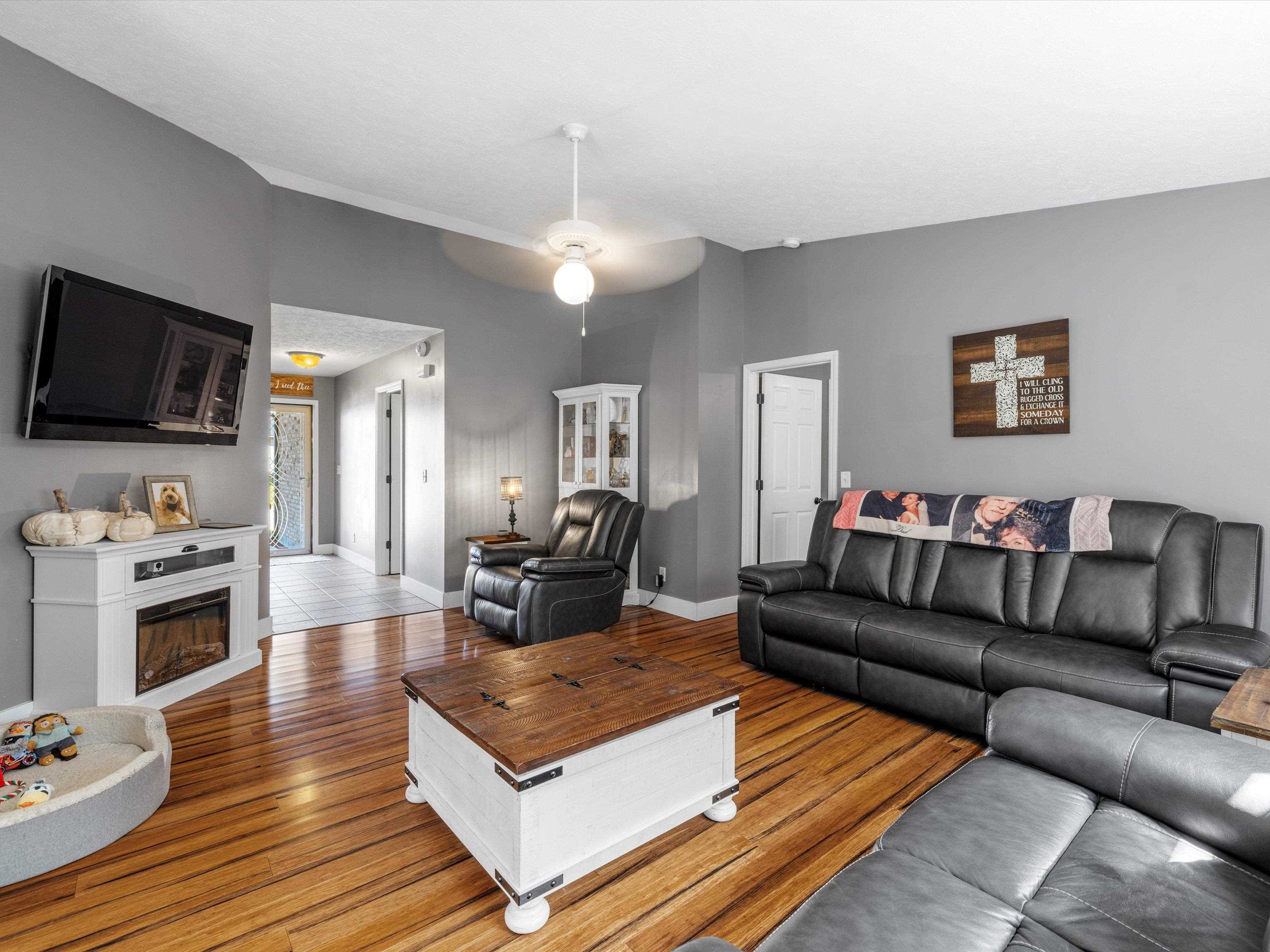 2636 Landing Terrace, Owensboro, Kentucky 42303, 3 Bedrooms Bedrooms, ,2 BathroomsBathrooms,Single Family Residence,For Sale,Landing Terrace,88064