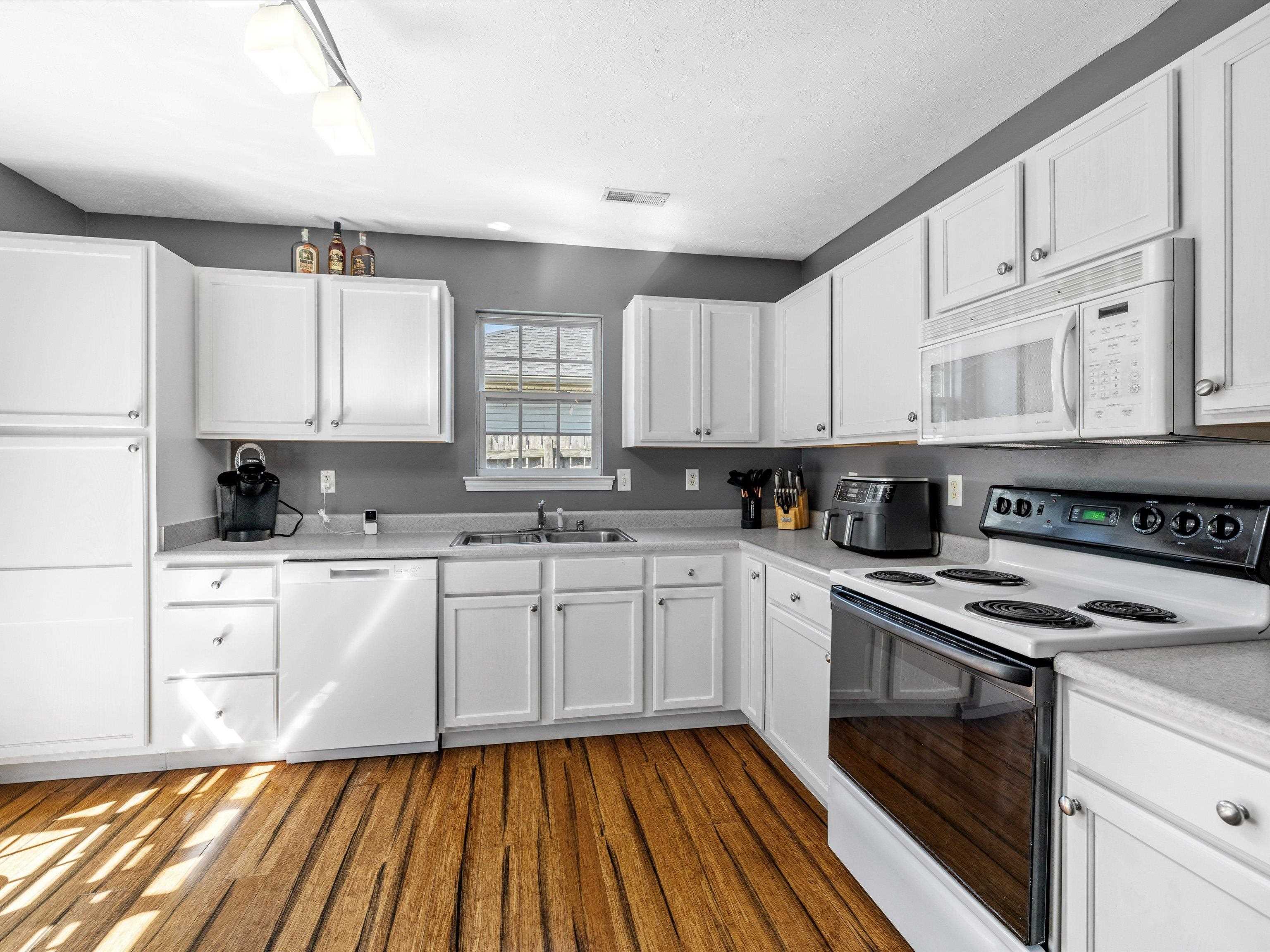 2636 Landing Terrace, Owensboro, Kentucky 42303, 3 Bedrooms Bedrooms, ,2 BathroomsBathrooms,Single Family Residence,For Sale,Landing Terrace,88064